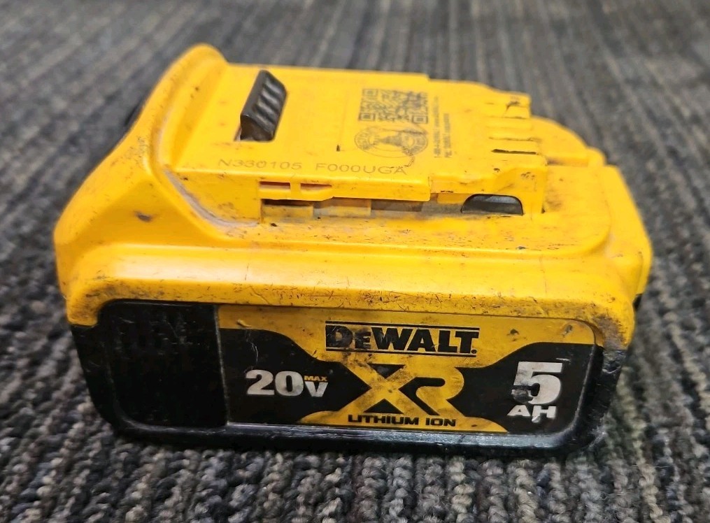 DeWalt Tools DCD996 1/2&Prime; (13mm) Hammer Drill Driver + Ah Battery & Charger