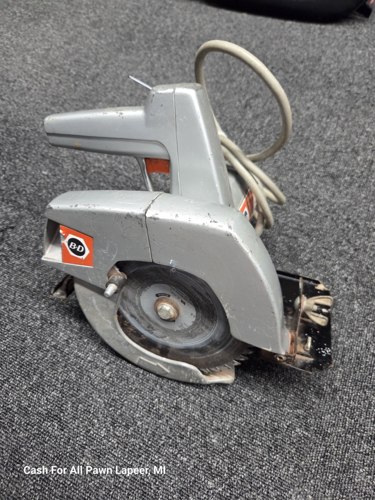 Vintage 1964 Black & Decker U-130 7 1/4&Prime; Utility Circular Saw 4400 RPM *Works*
