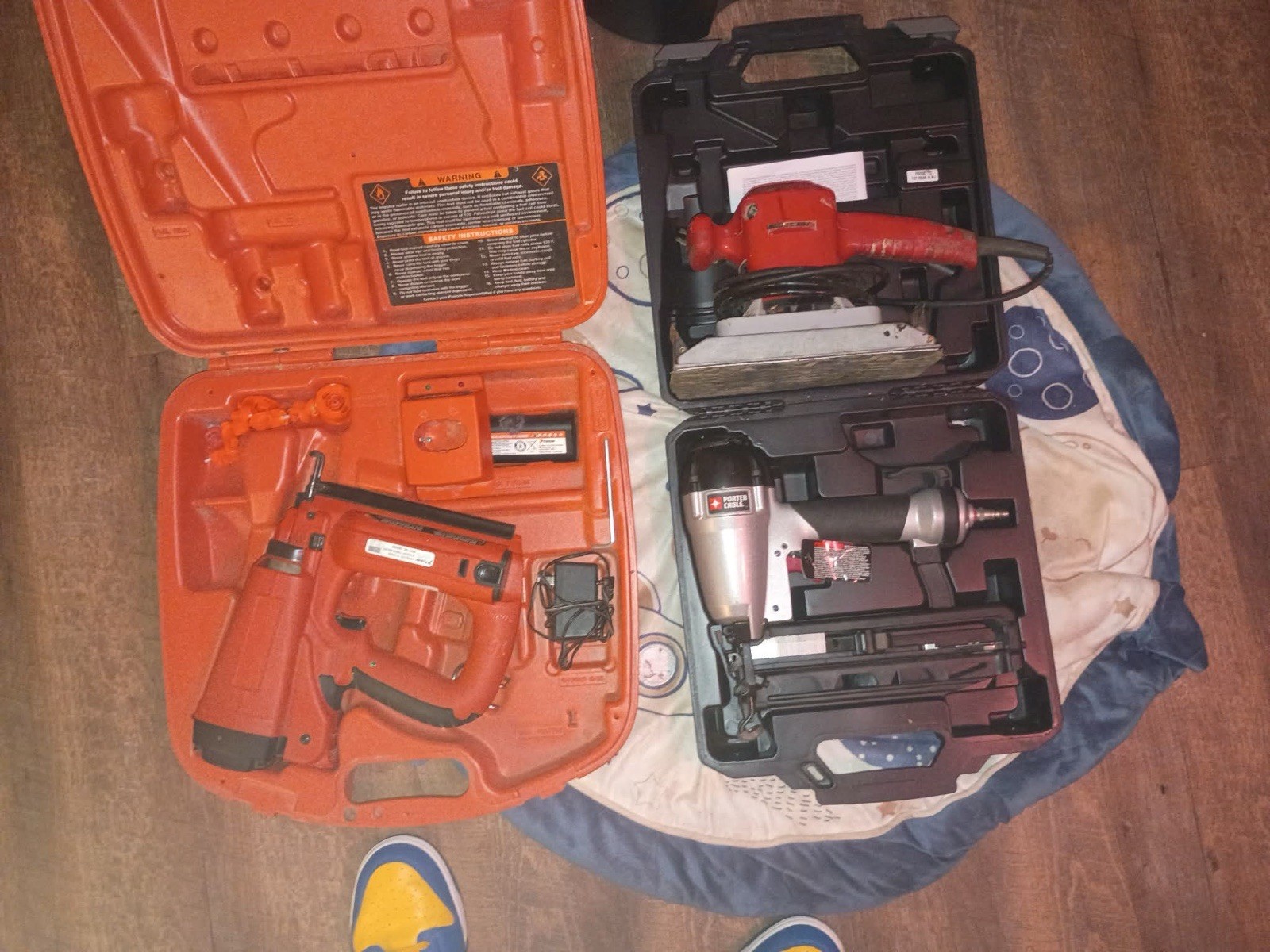 Porter-Cable Pneumatic Nail Gun w/ Carrying Case Red Silver Black