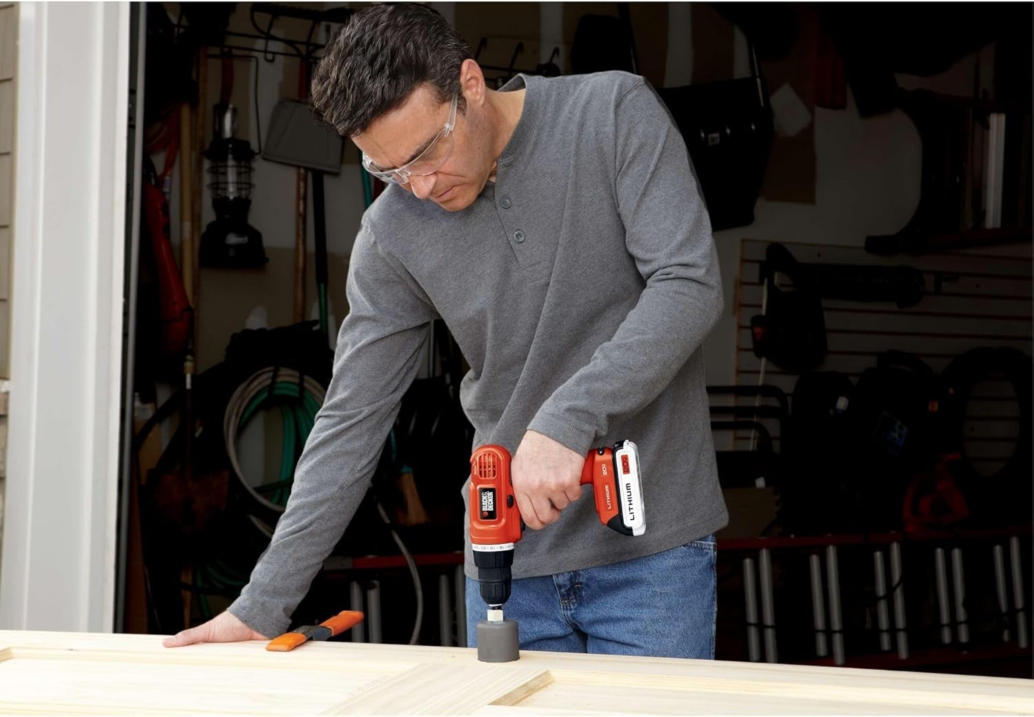 Compact 20V MAX Drill Driver – 30-Piece Kit with Adjustable Clutch & Battery