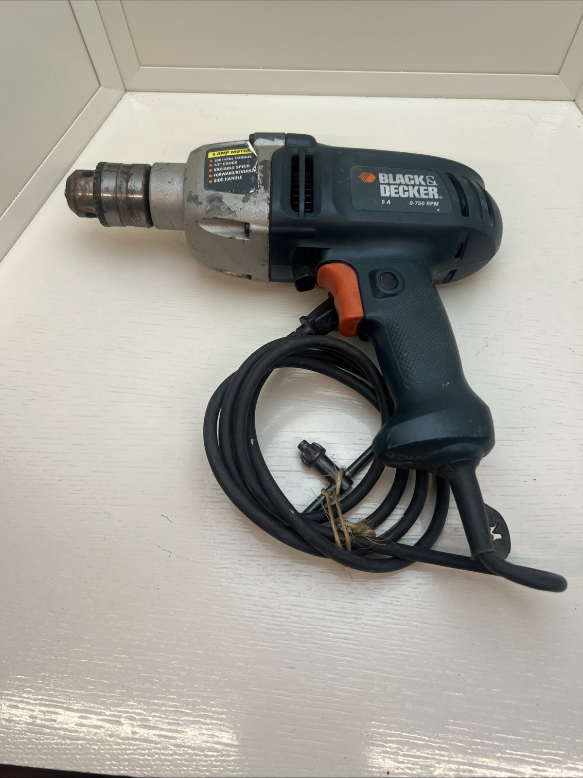 BLACK AND DECKER DR500 DRILL 120 VOLT CORDED 5 AMP 0-750 RPM