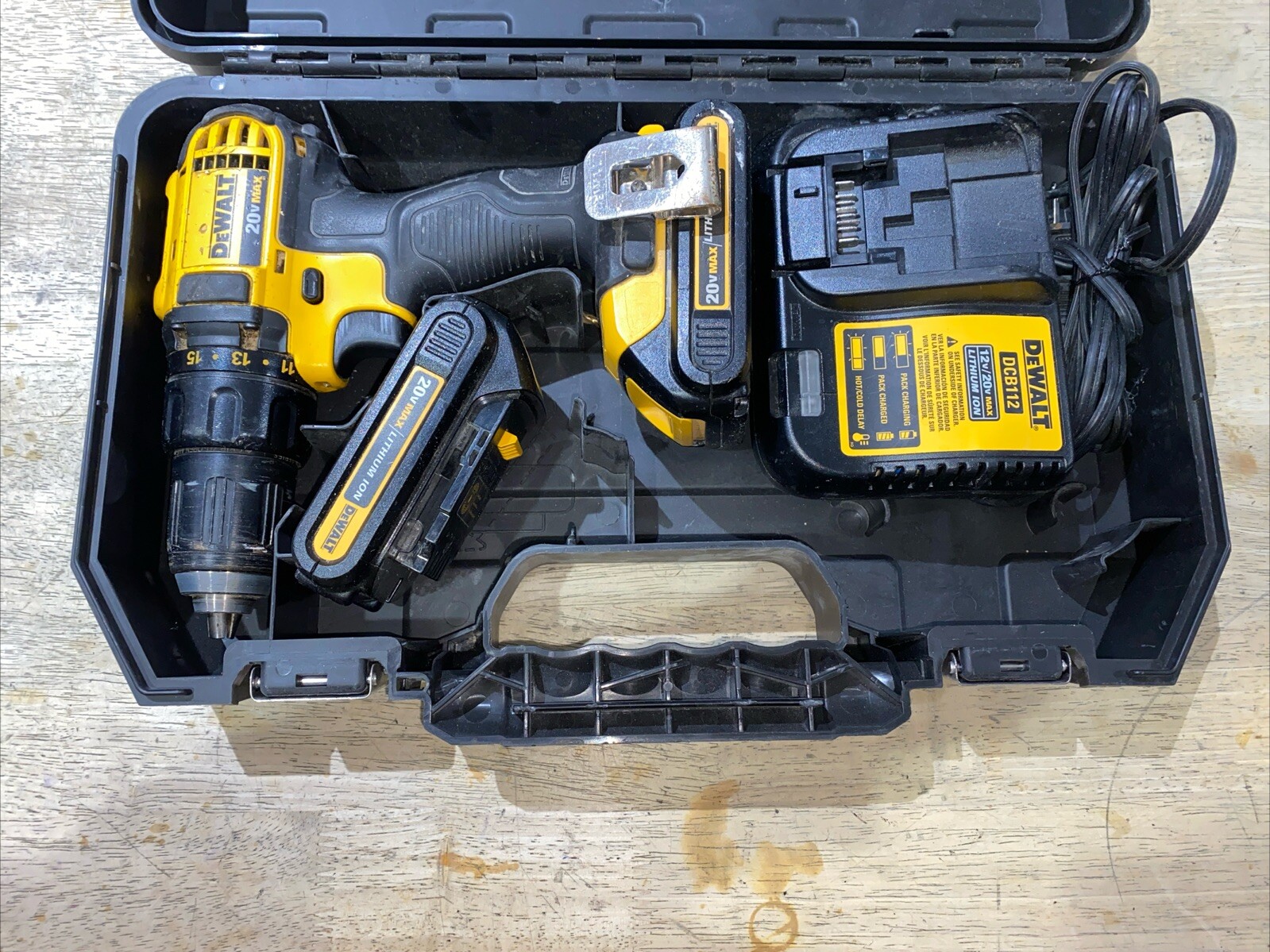 DEWALT DCF885C2 20V MAX Lithium Ion Cordless Drill Driver Kit- 2 Batt & Charger