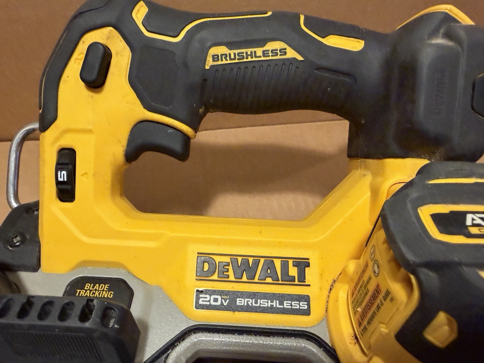 DEWALT DCS377 20V MAX ATOMIC Brushless Band Saw with 5Ah Battery DCB112 Charger.