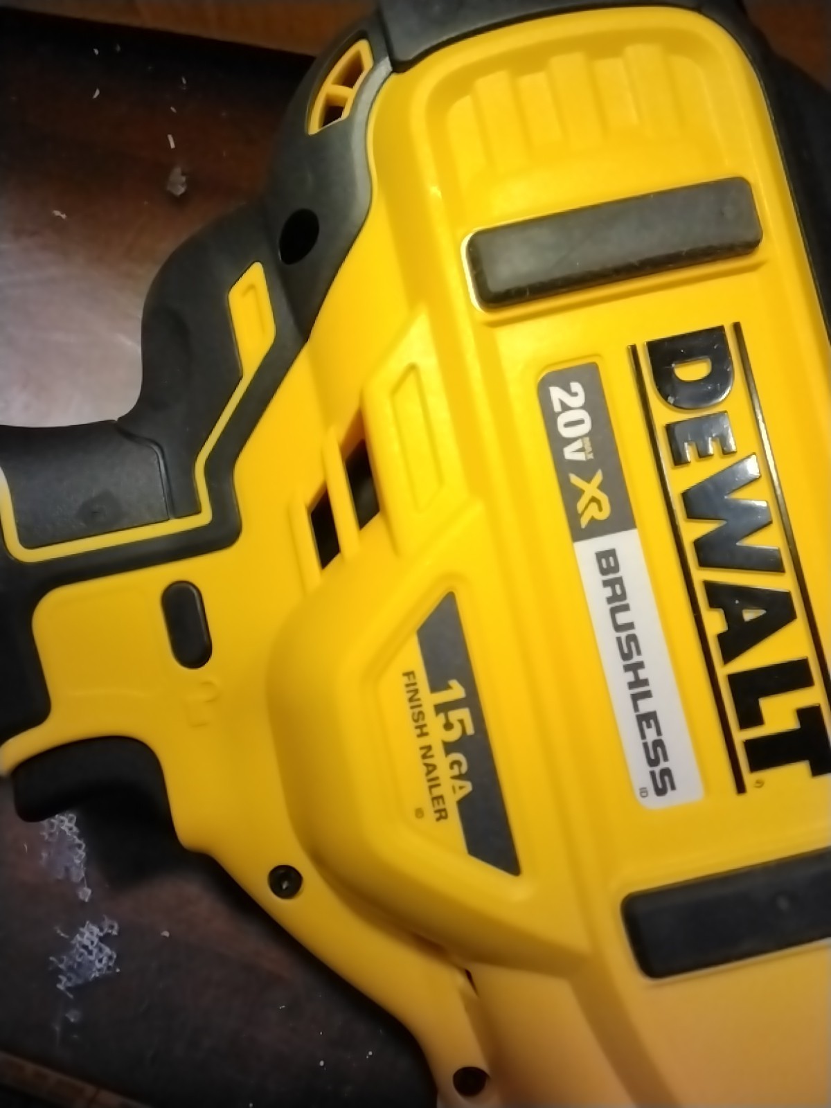 DEWALT DCN650D1 XR 20V Cordless Nailer Kit