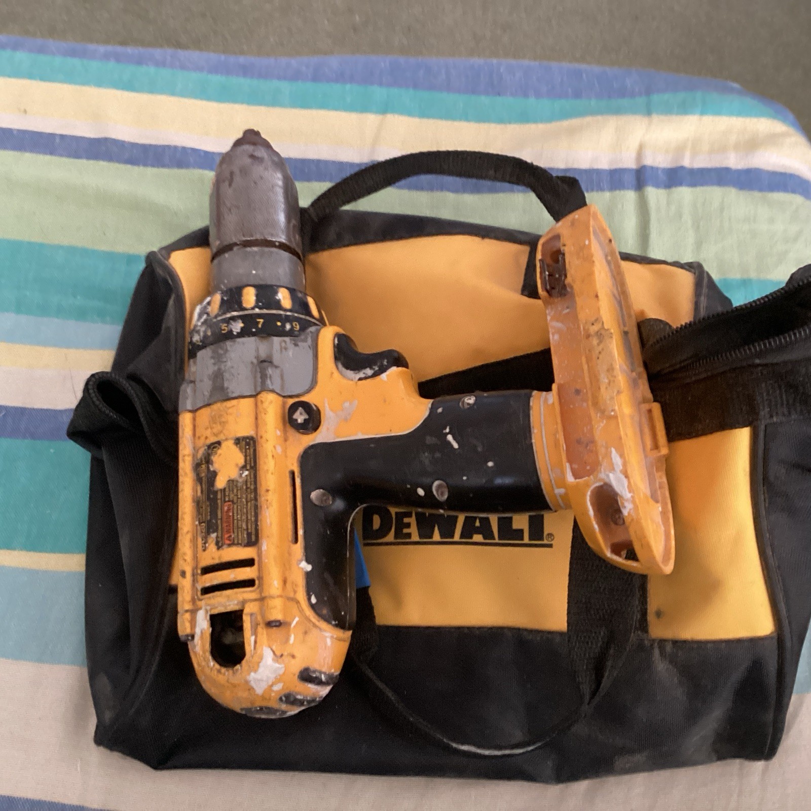 Dewalt DC920 18 Volt Cordless XRP Drill DriverNO BATTERY Tool & Bag Tested Good
