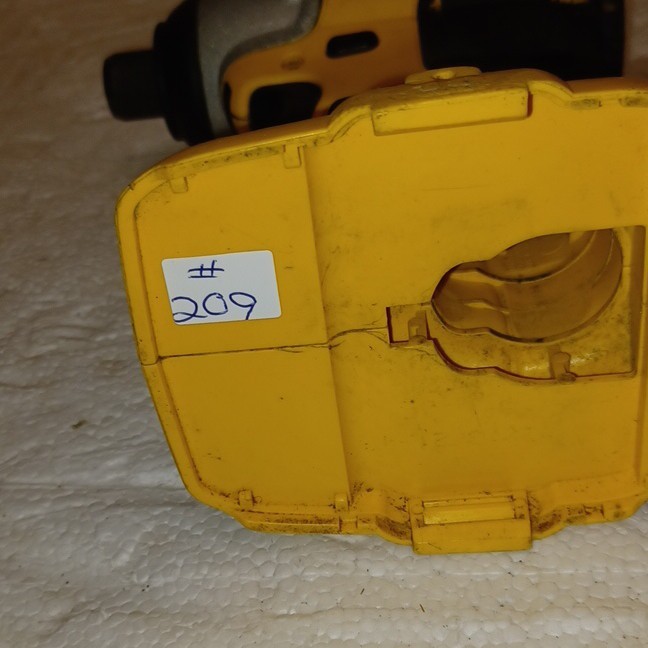 DEWALT C825 18V 1/4in Cordless Impact Driver 0-2400 RPM Tool Only