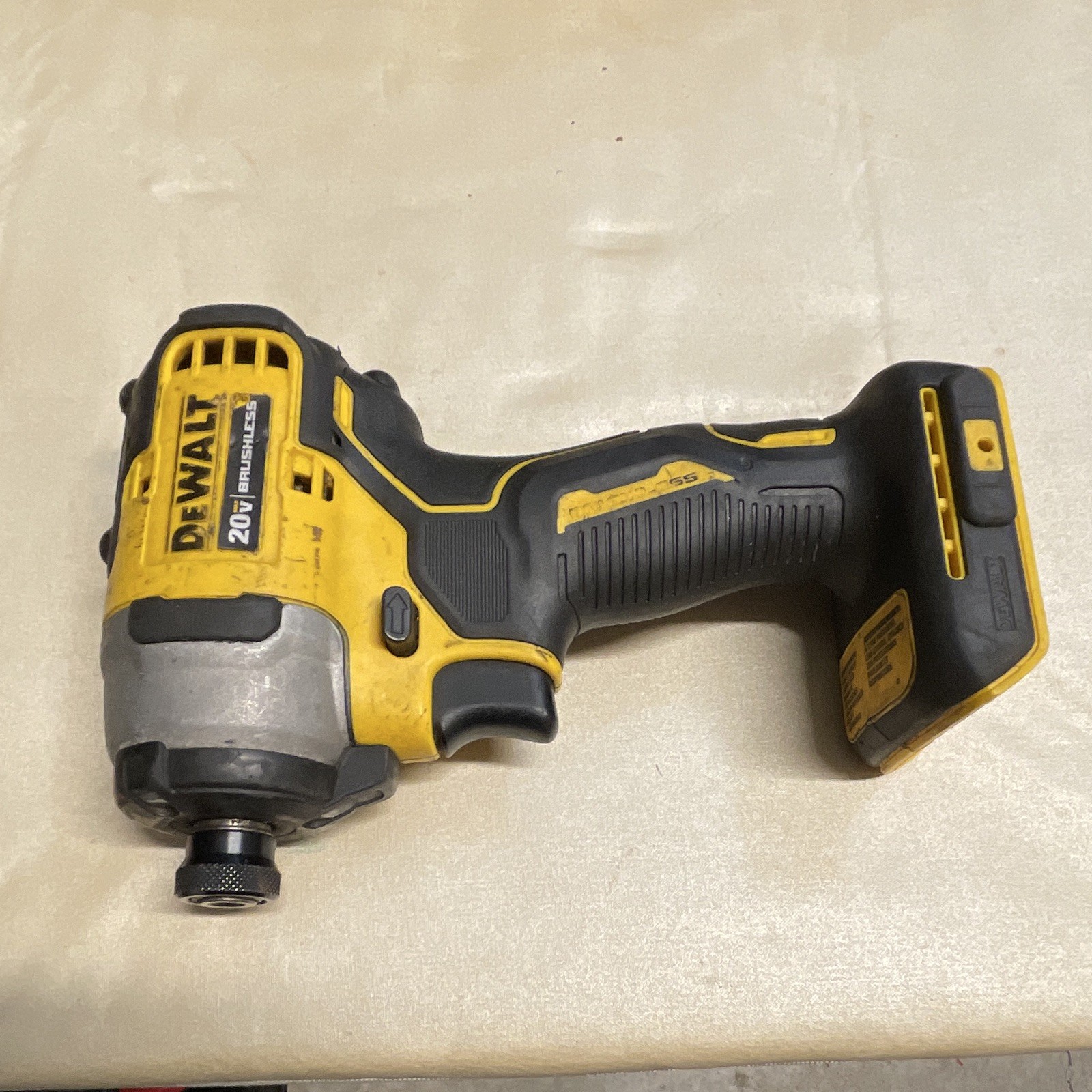 DEWALT DCF809 20V Brushless Compact 1/4 in Keyless Impact Driver Tool Only