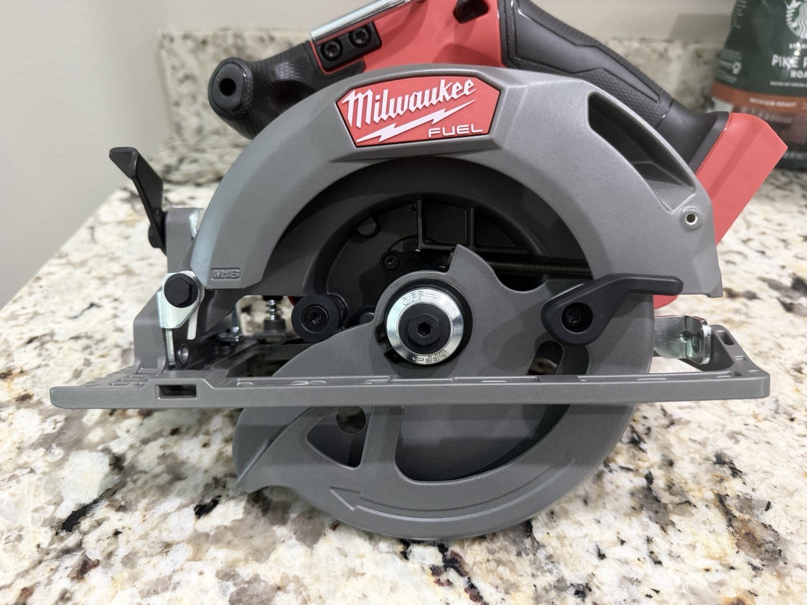 Milwaukee M18 FUEL Brushless 6-1/2&Prime; Left Blade Circular Saw 2833-20