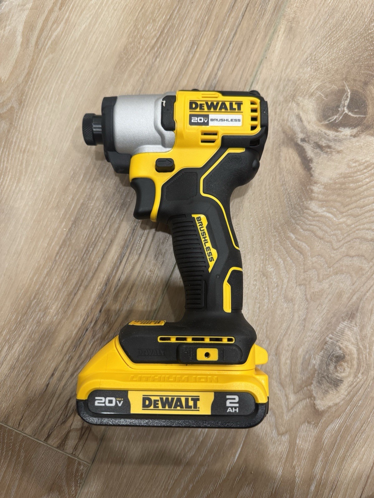 DEWALT DCF840 1/4&Prime; Brushless Impact Driver With Battery 2.0AH BRAND NEW
