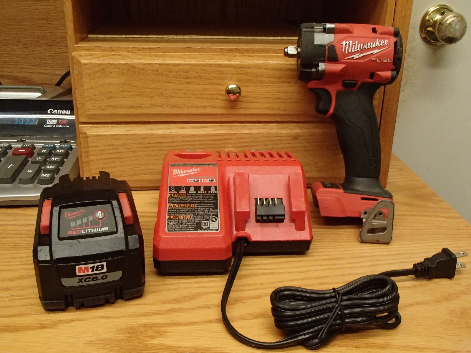Milwaukee 2854-20 18V Fuel 3/8&Prime; Compact Impact Wrench W/6Ah Battery and Charger