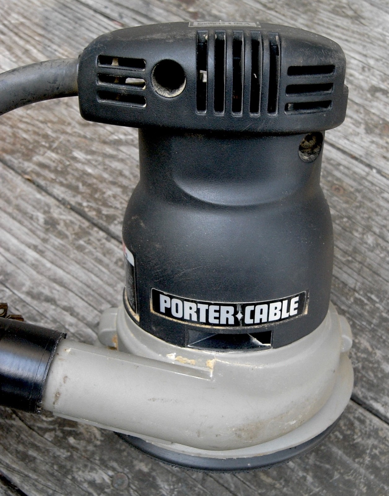 PORTER CABLE-USA- 5&Prime; RANDOM ORBIT SANDER model 333 w/NEW SANDING PAD+25 DISCS