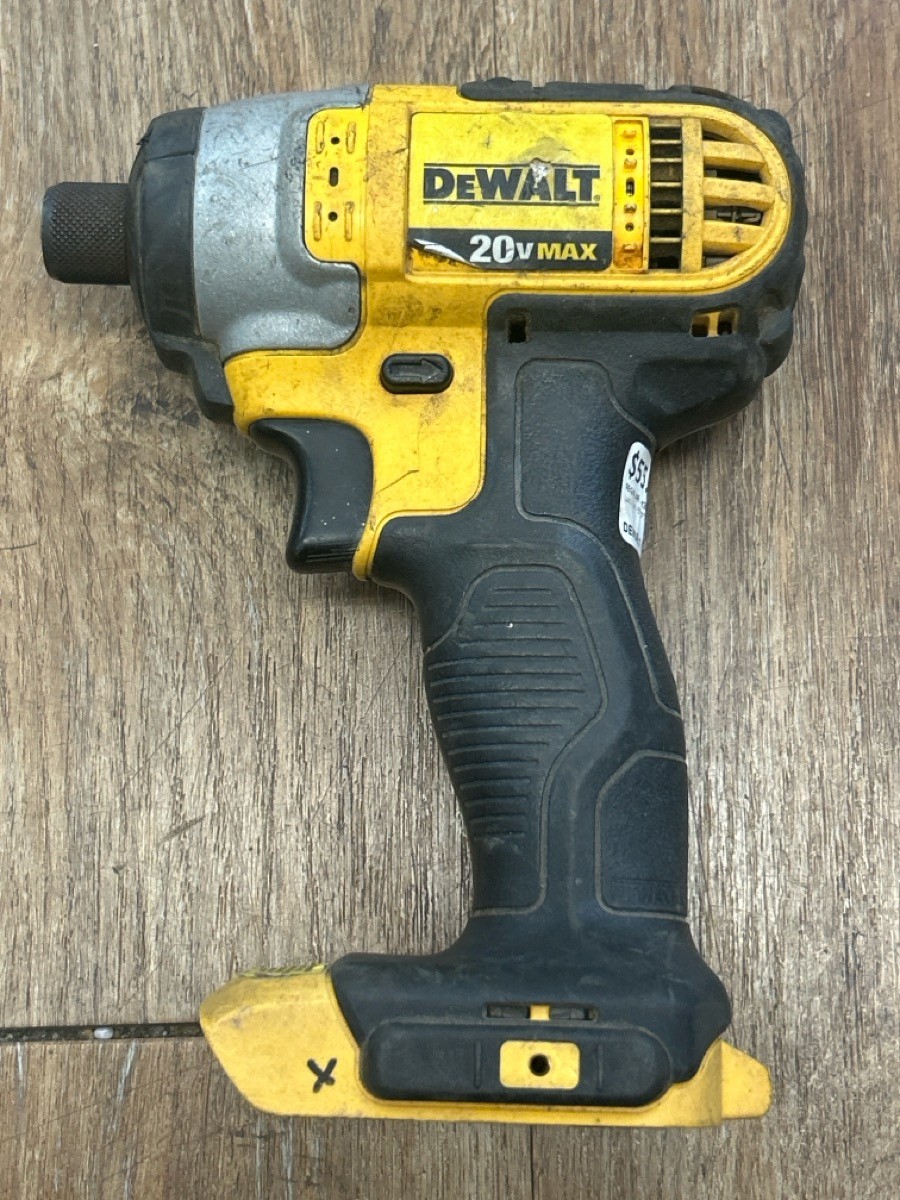 DEWALT DCF885 (SBL014221)