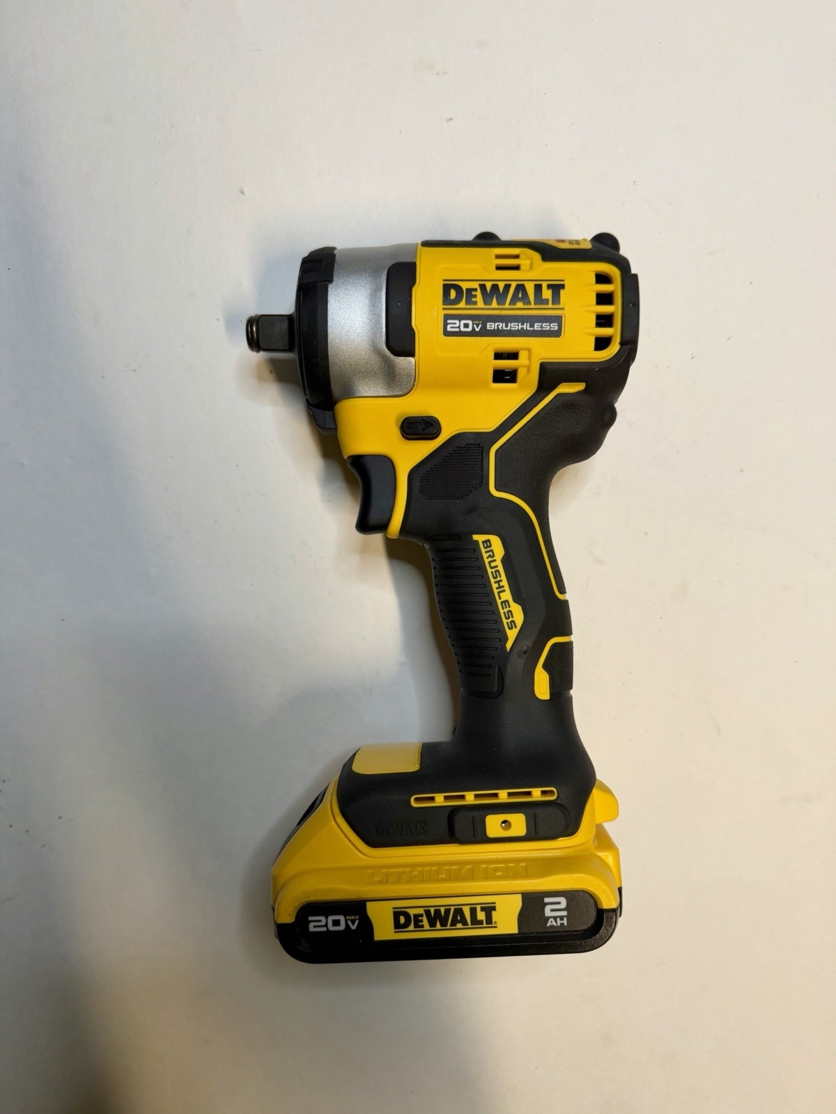 DEWALT DCF911 20V MAX Brushless 1/2 In. Impact Wrench w/ 1x 2Ah Battery