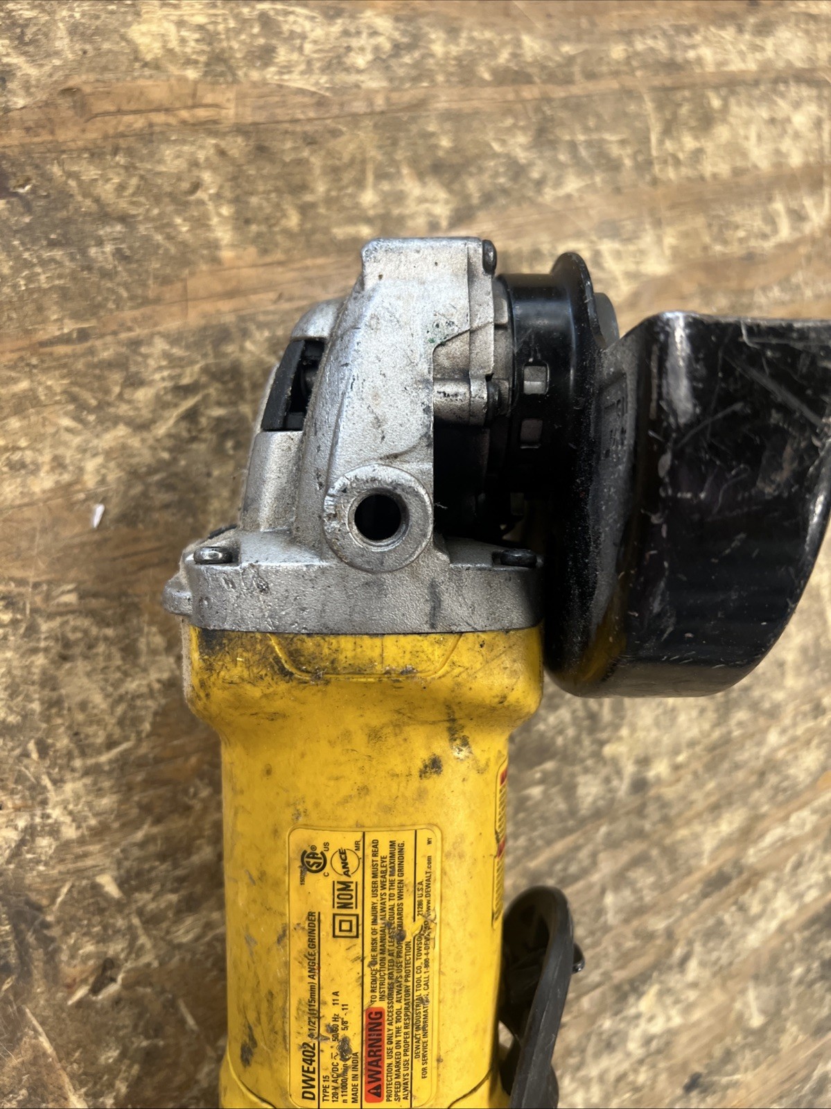 DEWALT DWE402 4 1/2&Prime; CORDED ANGLE GRINDER well used