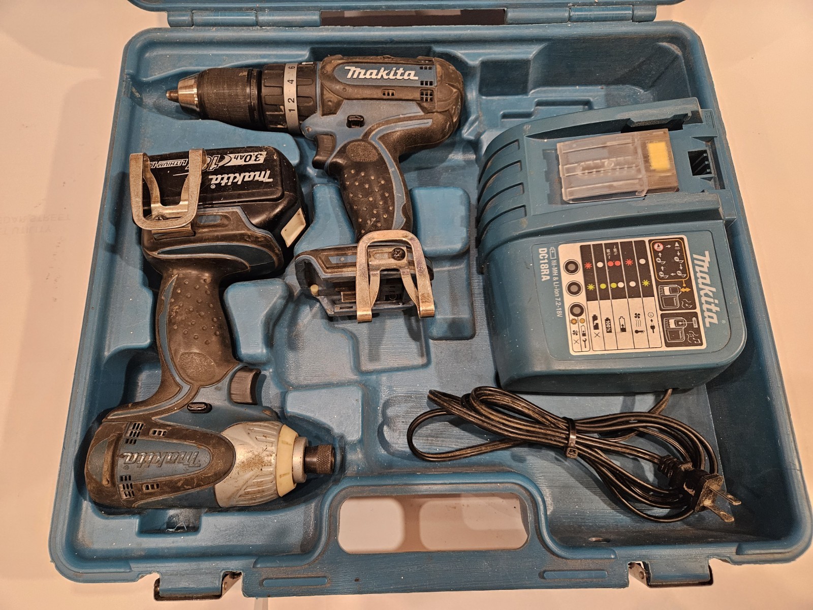 Makita LXT211 Combo Kit BHP452 Drill & BTD141 Impact Driver With Case & Charger