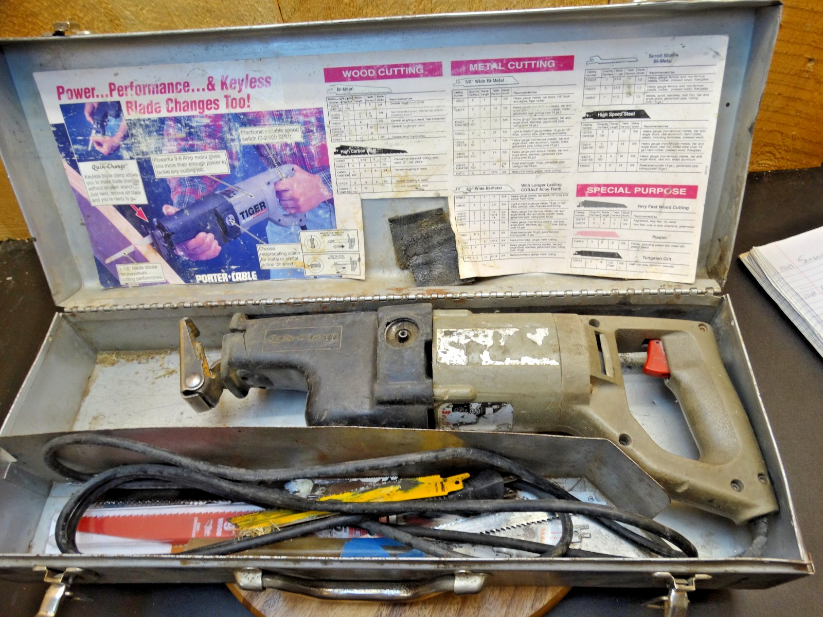 Porter Cable Tiger Saw Model 737 Corded Quick- with Case & Extra Blades