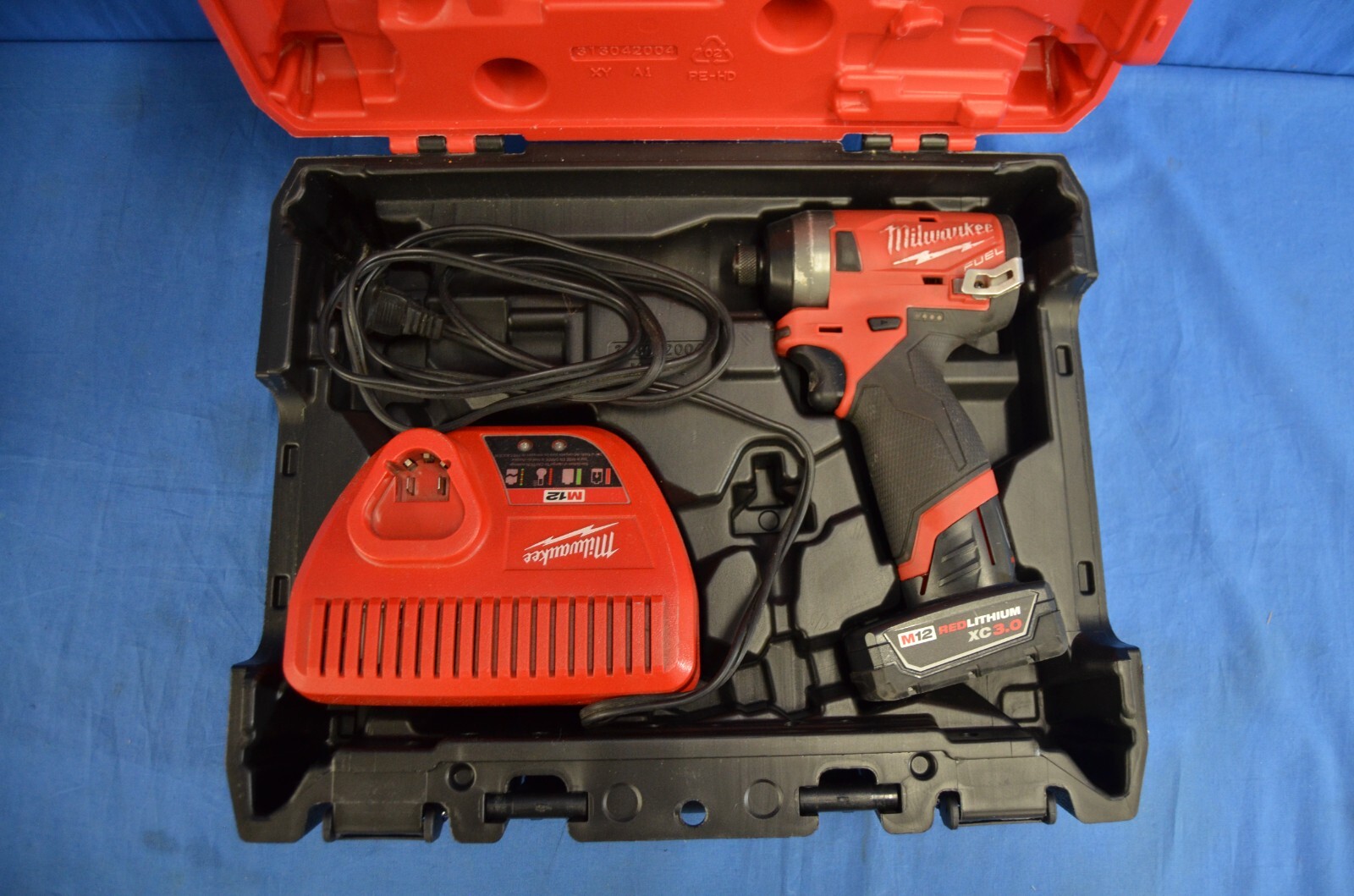 Milwaukee M12 FUEL 12V Li-Ion Brushless Cordless 1/4&Prime; Hex Impact Driver………