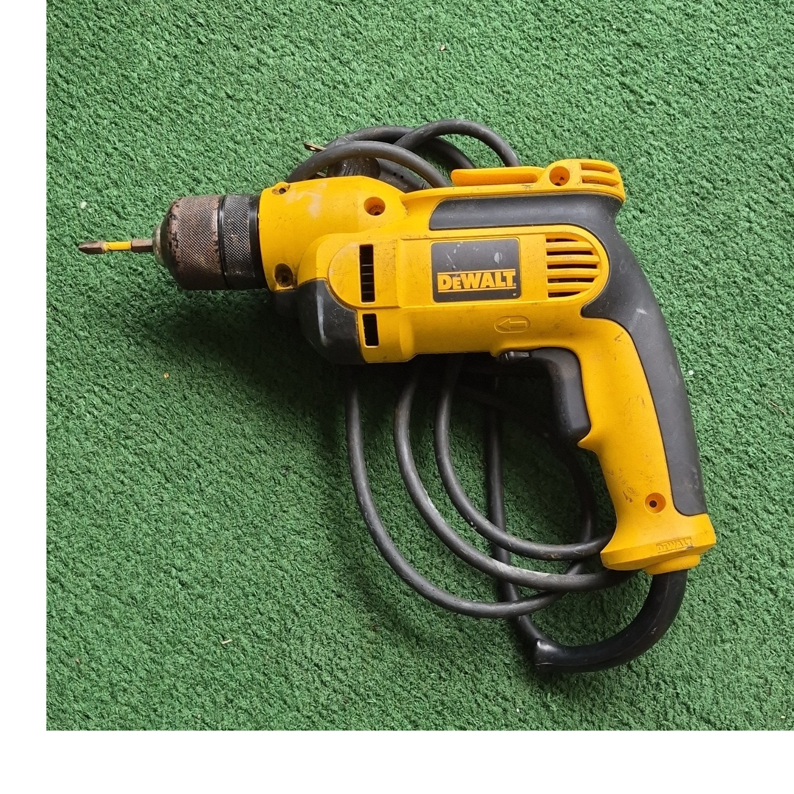 DEWALT DWD112 Heavy Duty 3/8&Prime; Keyed Corded Drill/Driver 120V 0-2500 RPM Yellow