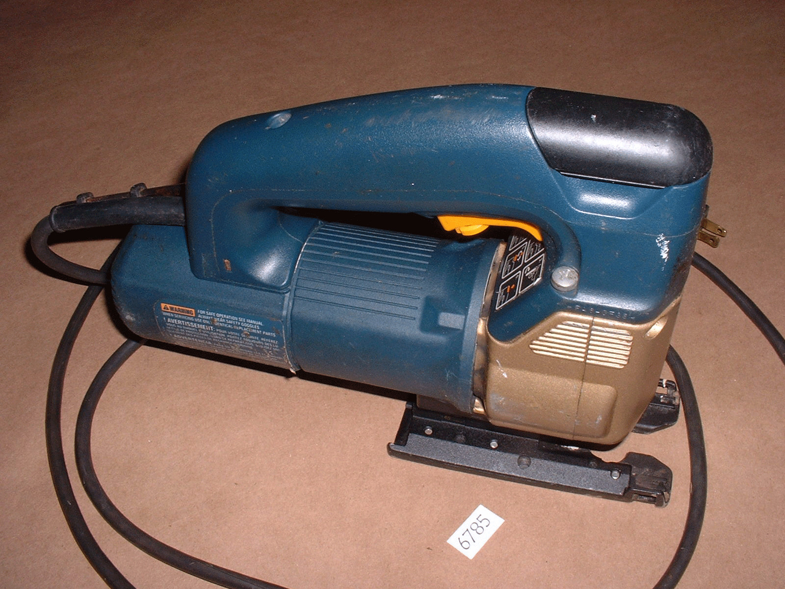Bosch 1587AVS Variable Speed Jig Saw with Metal Case, Blades, and Extra Base