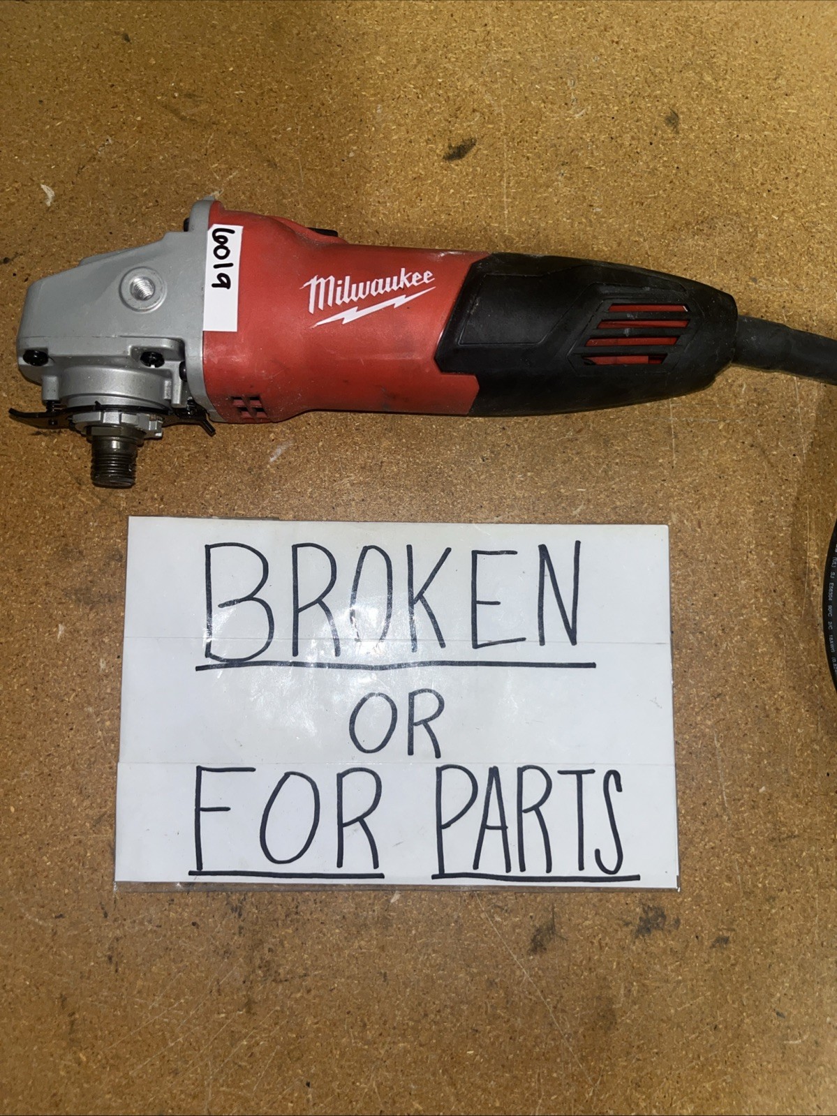 Broken Made In 2024 Milwaukee 6130-33 4-1/2&Prime; 7 Amp Small Angle Grinder 6019