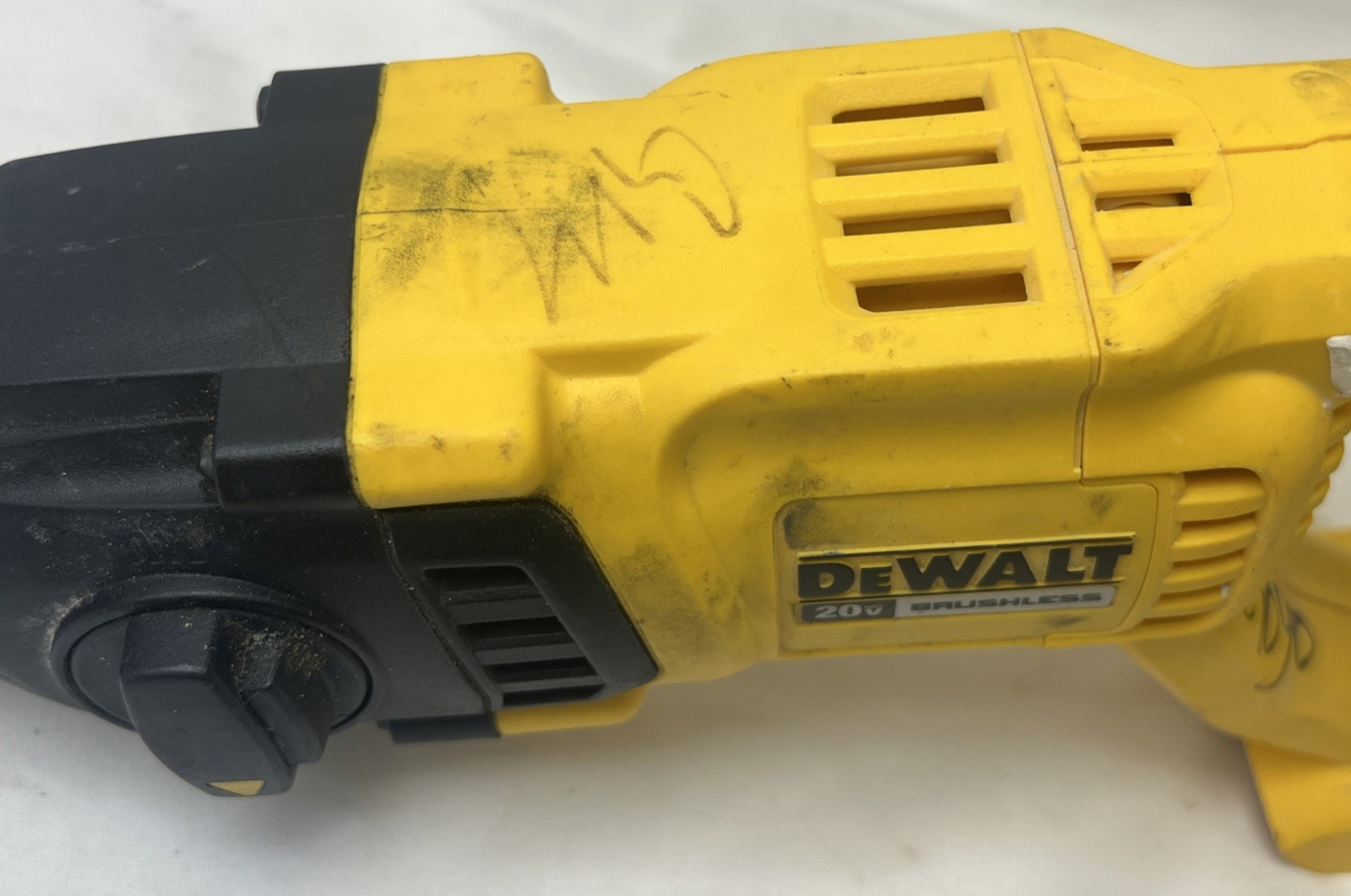 DEWALT DCH133 20V Max XR Brushless Rotary Hammer Drill 1&Prime; (Bare Tool)