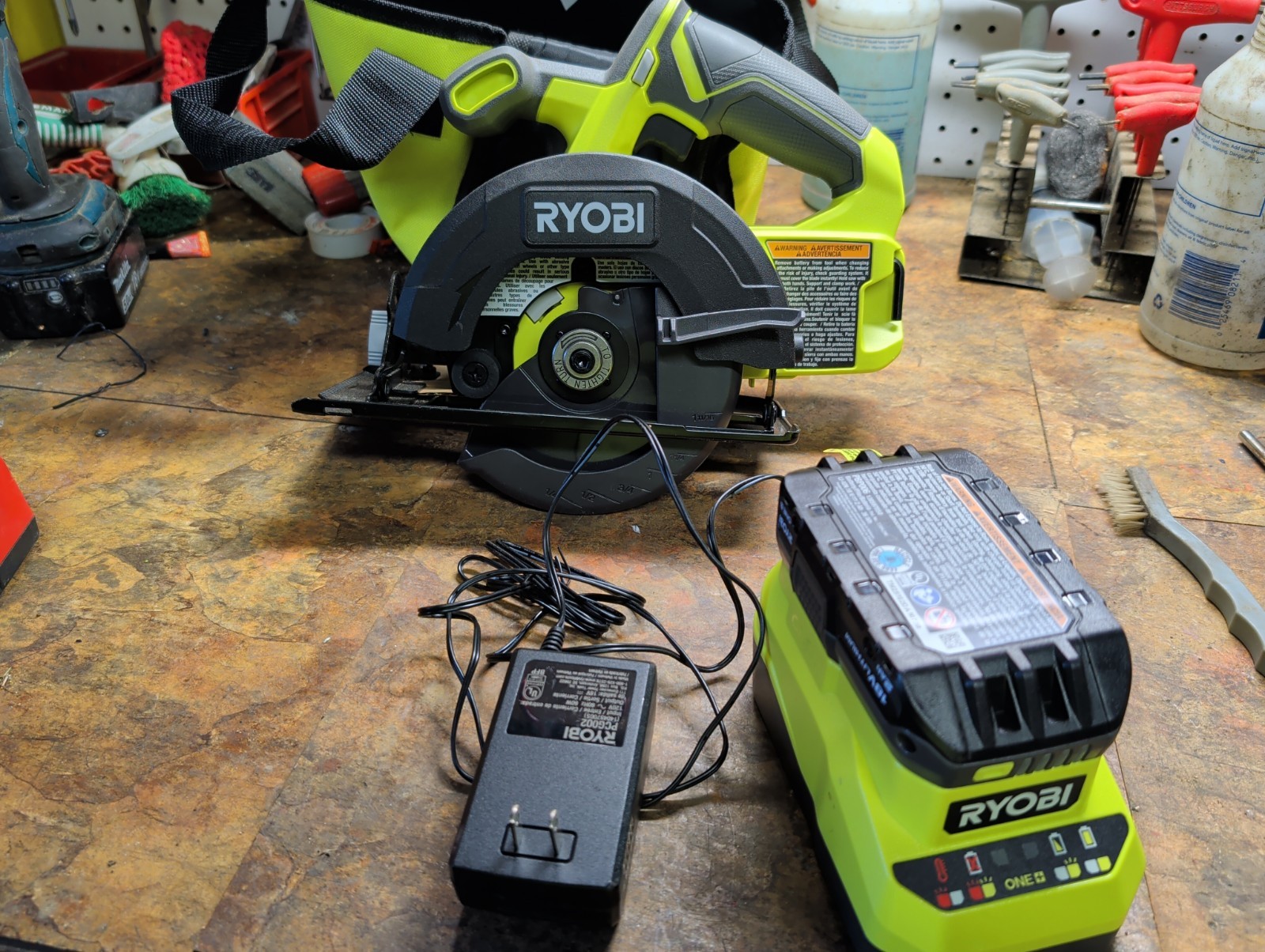 Ryobi One+ 18V 5 1/2 in Circular Saw PCL500 W/ Battery And Charger