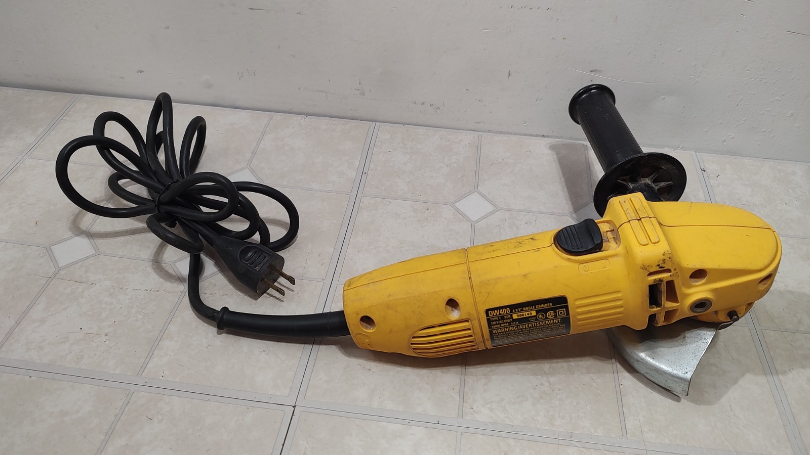 Dewalt DW400 5 Amp 10000RPM Heavy Duty 4 1/2” Corded Angle Grinder Tested(Vid)