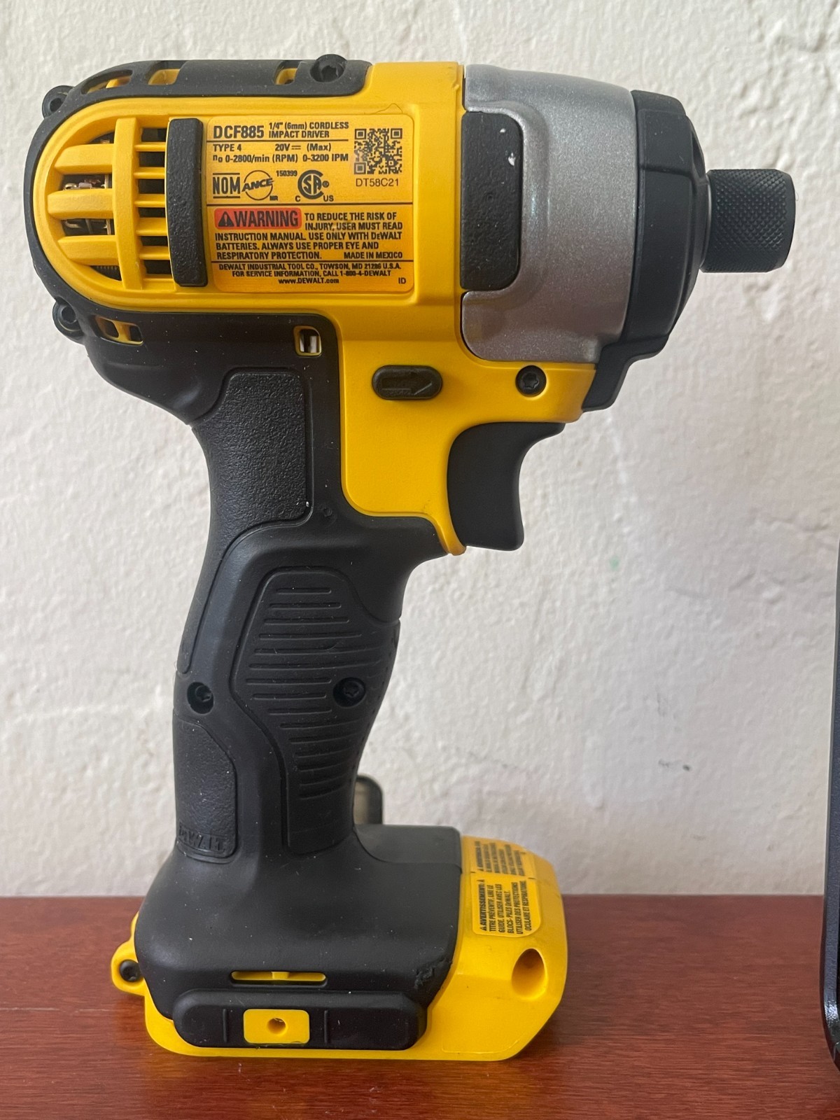 DEWALT DCF885B 20V 1/4 in. Impact Driver w/ 1.5ah Battery
