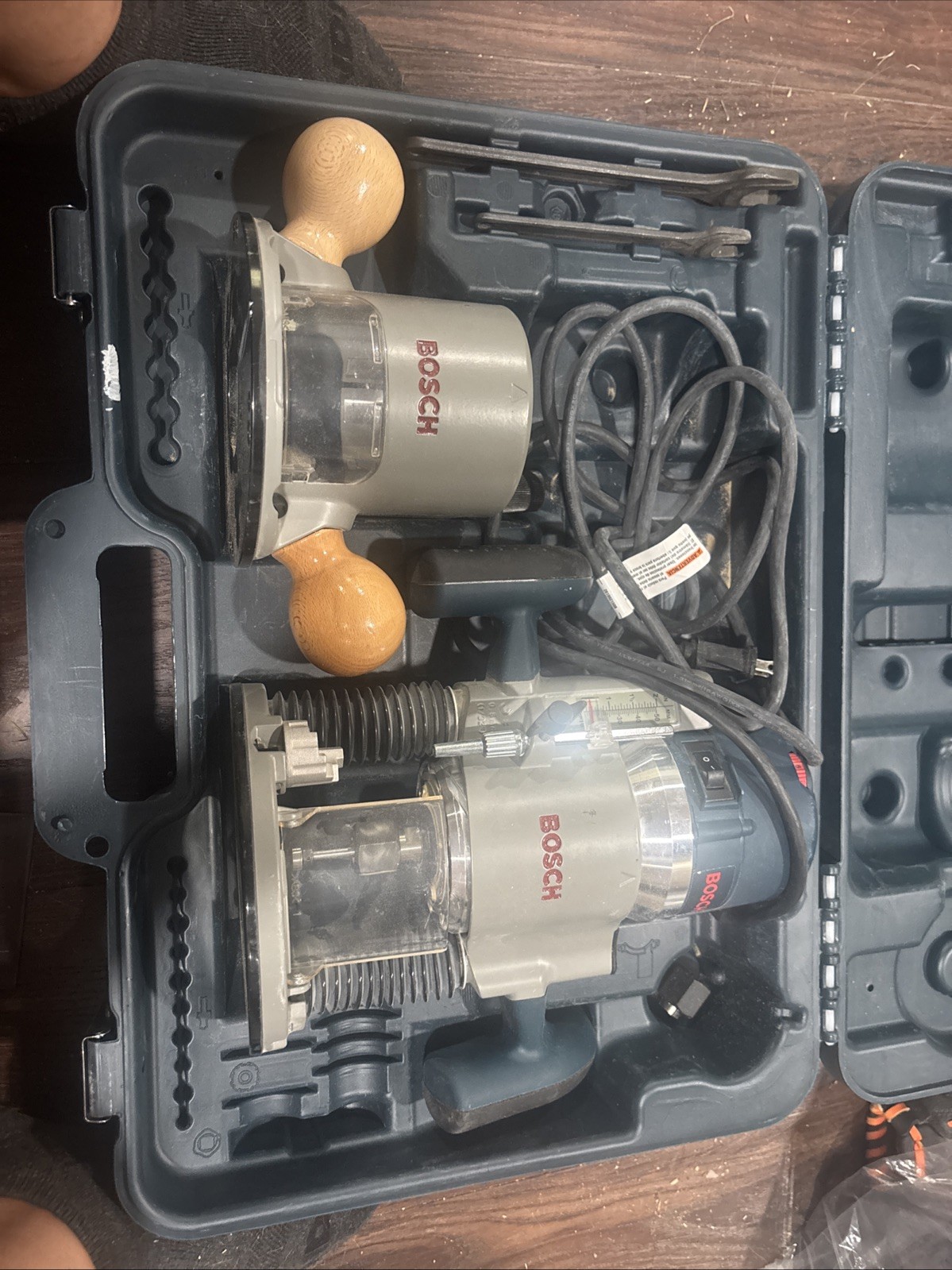 Bosch 1617EVSPK 2.25 HP Plunge & Fixed Base Router Kit + Freud 91-108 9pc 1/2&Prime; R