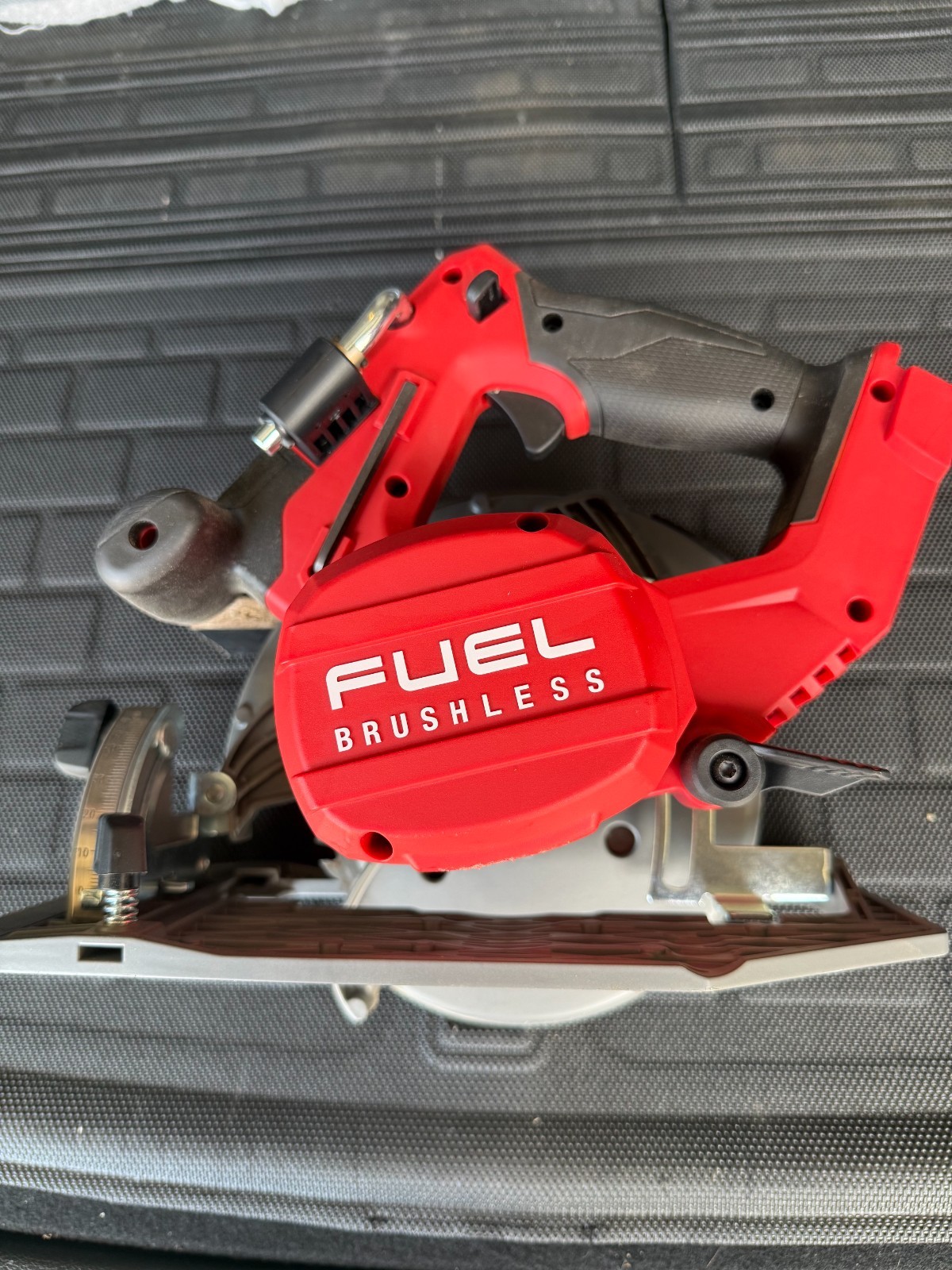 MILWAUKEE 2732-20 CIRCULAR SAW 7-1/4&Prime; WITH MILWAUKEE PACKOUT TOOL BAG