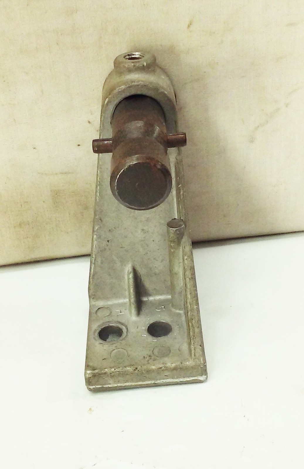 Craftsman 113 series 10&Prime; table saw blade guard mount mounting support bracket