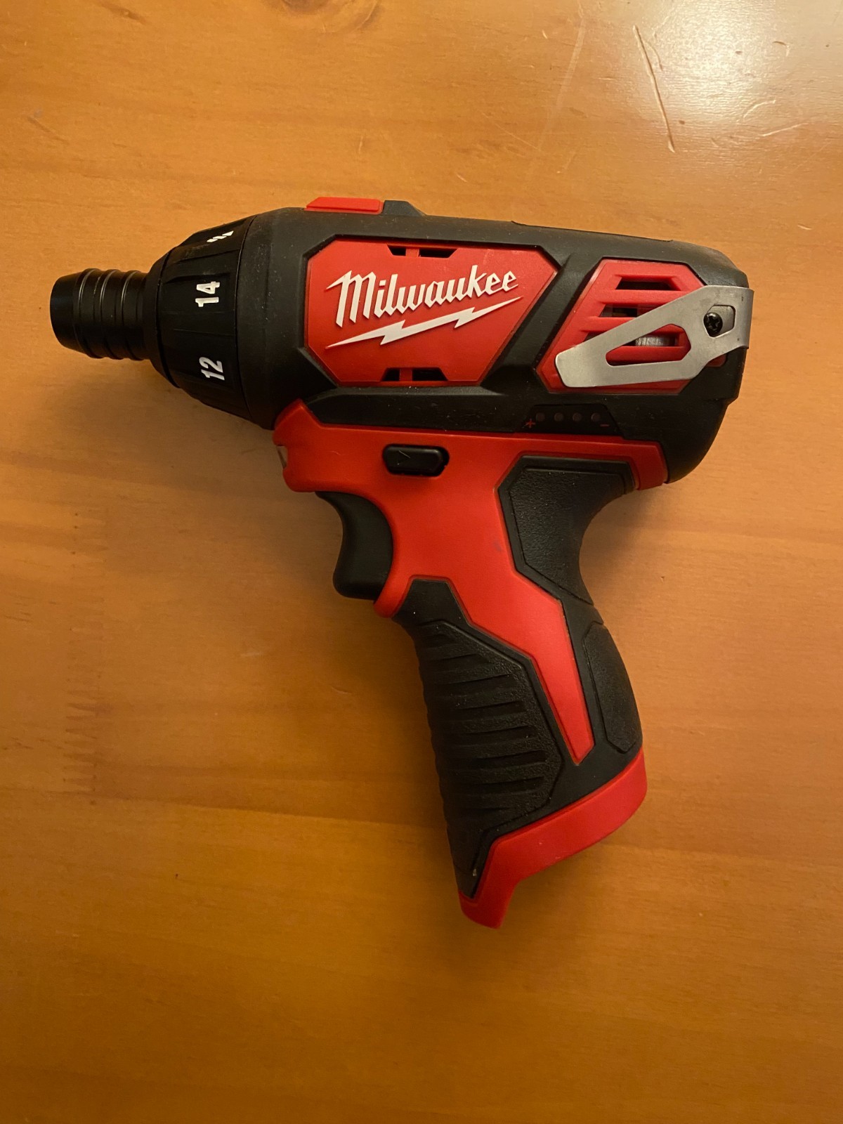 Milwaukee 2401-20 M12 12V 12 Volt 1/4&Prime; Hex Screwdriver with charger and bag.