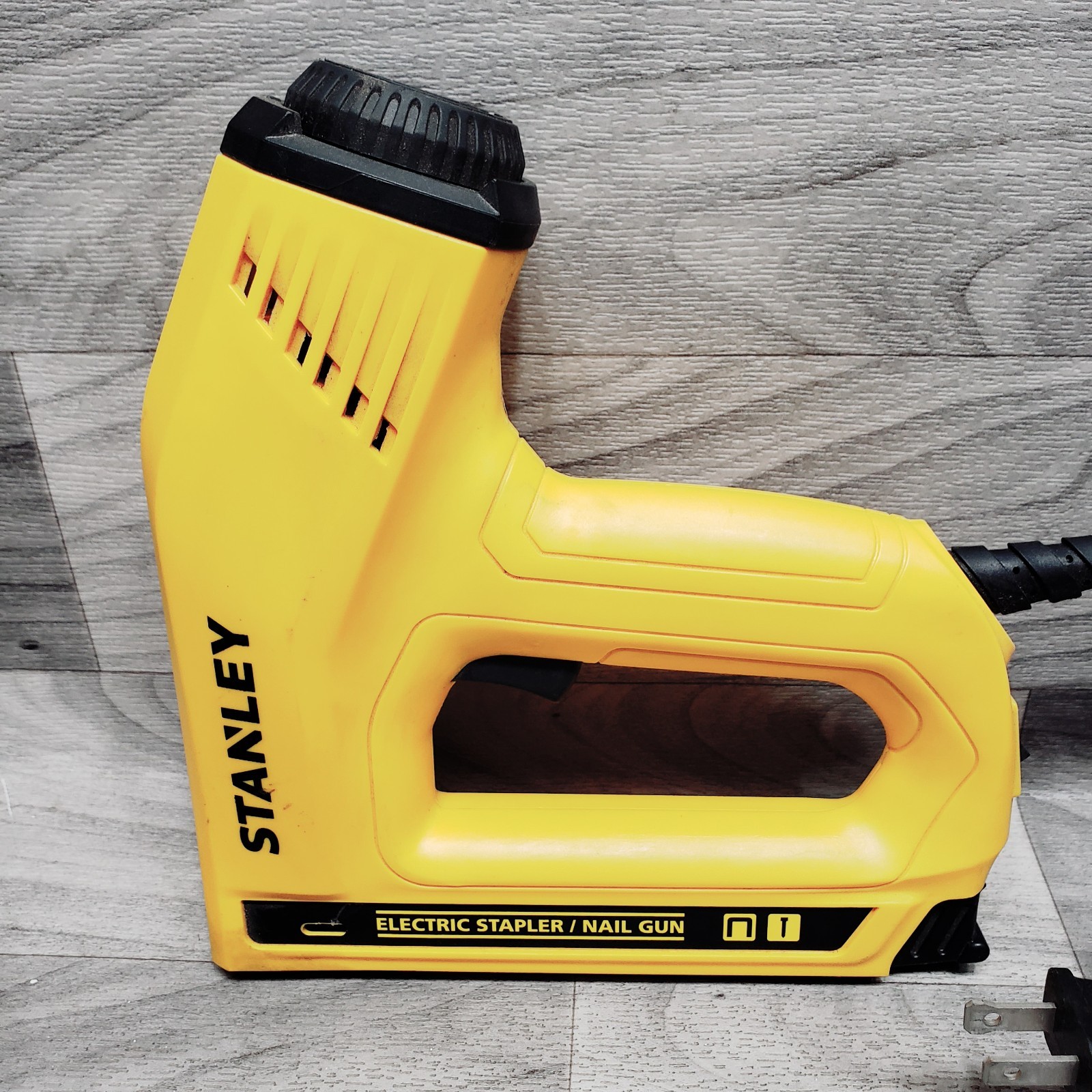 Stanley TRE550Z Staple And Brad Nail Gun Electric 6826-19