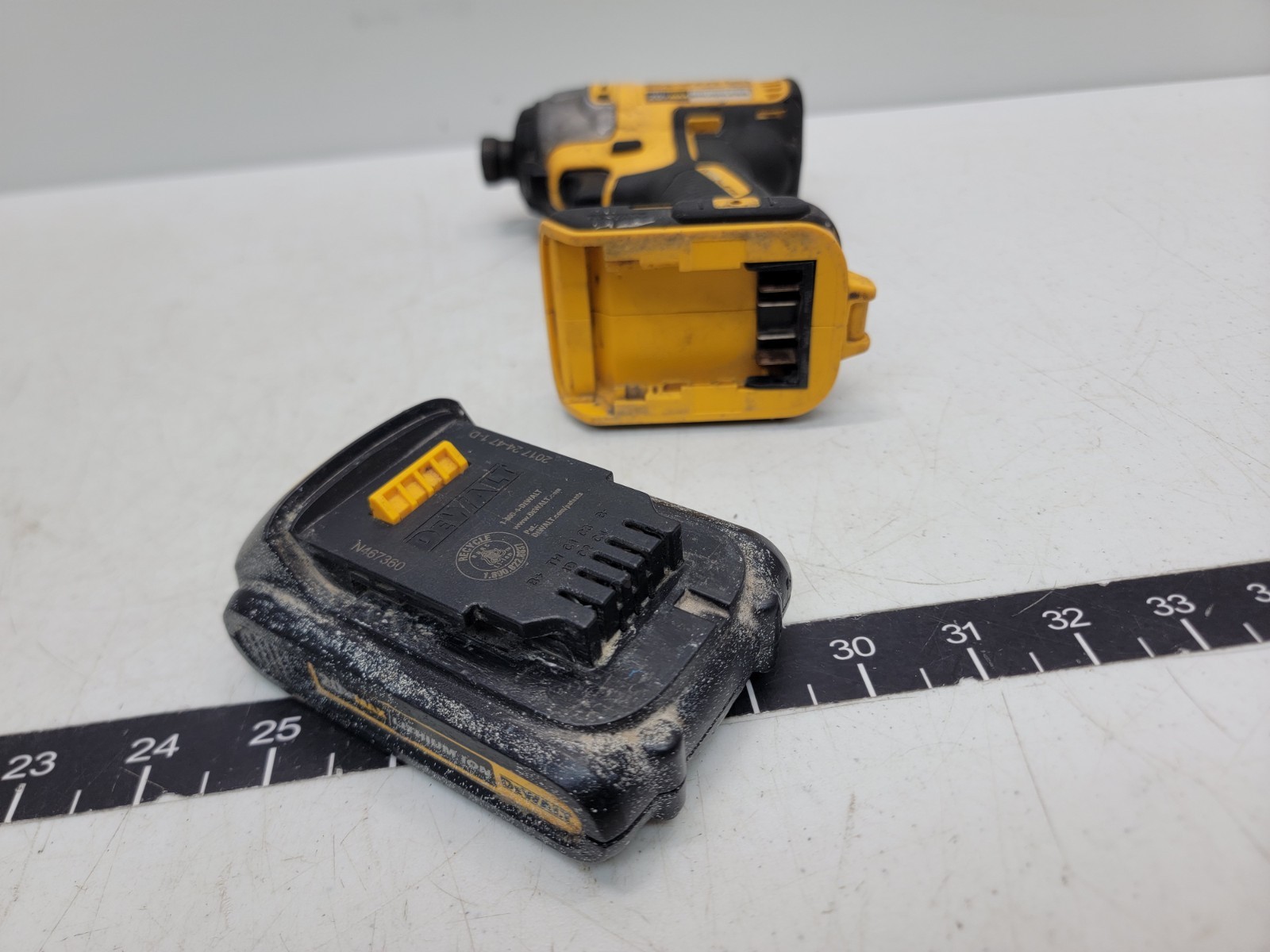 DEWALT DCF787 20V MAX Li-Ion Cordless 1/4&Prime; Hex Impact Driver