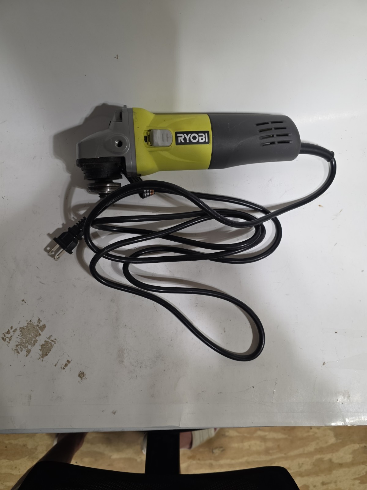 RYOBI AG4031G 4-1/2 in Corded Angle Grinder 5.5A Tested Works No Guard No Handle