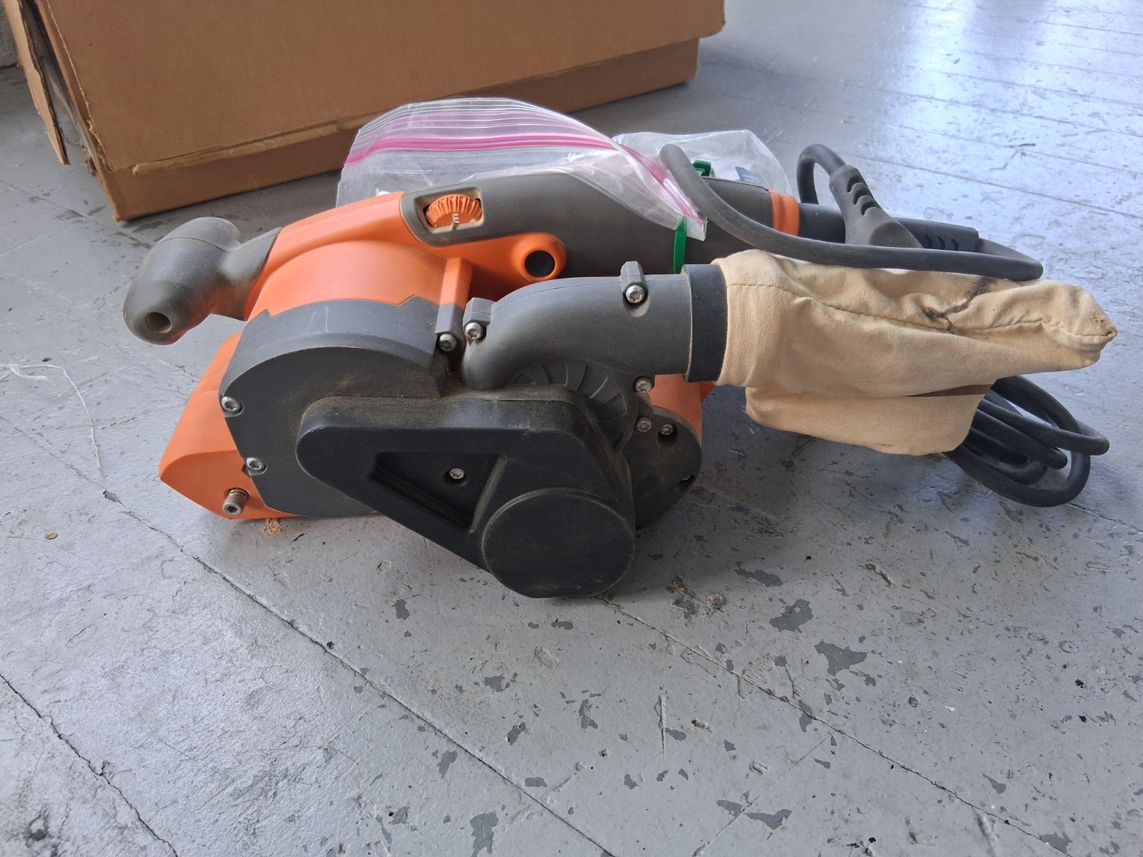 RIDGID R2740 Heavy Duty Variable Speed Belt Sander 3 in. x 18 in
