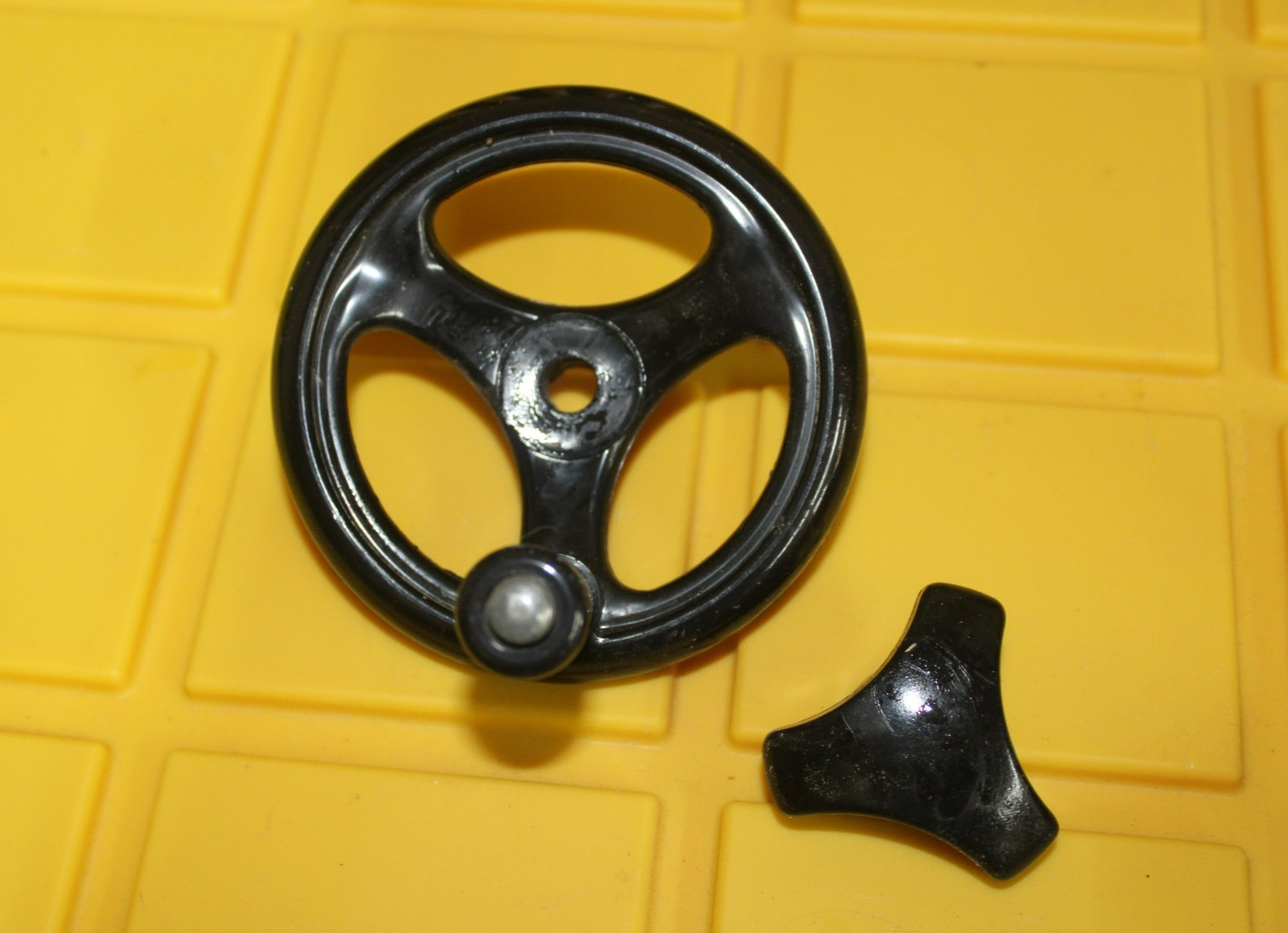 Delta/Rockwell 34-621 HAND CRANK WHEEL Part 9&Prime; Table Saw May Fit Others