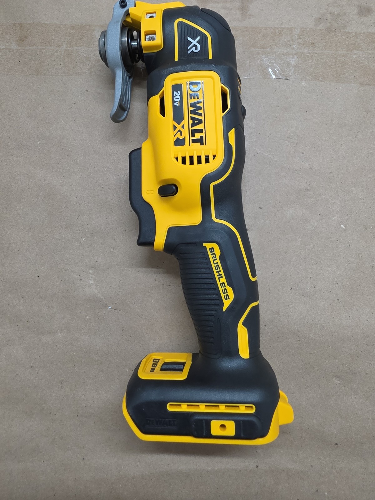 DEWALT DCS356C1 20V MAX Oscillating Multi-Tool w/ battery and charger