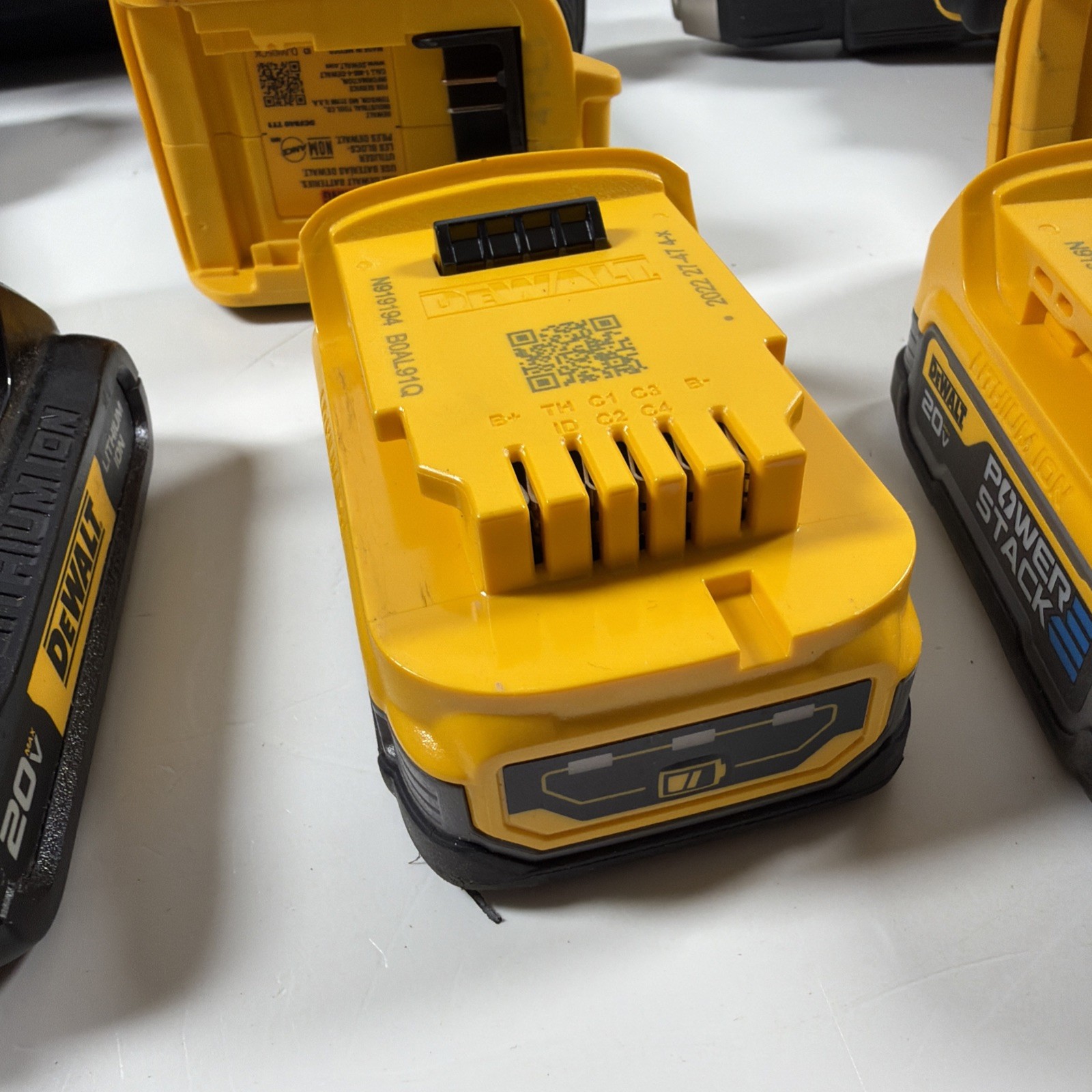 DeWalt 20V Drill Lot With Power Stack Batteries, Chargers, Bag DCF840 DCD798