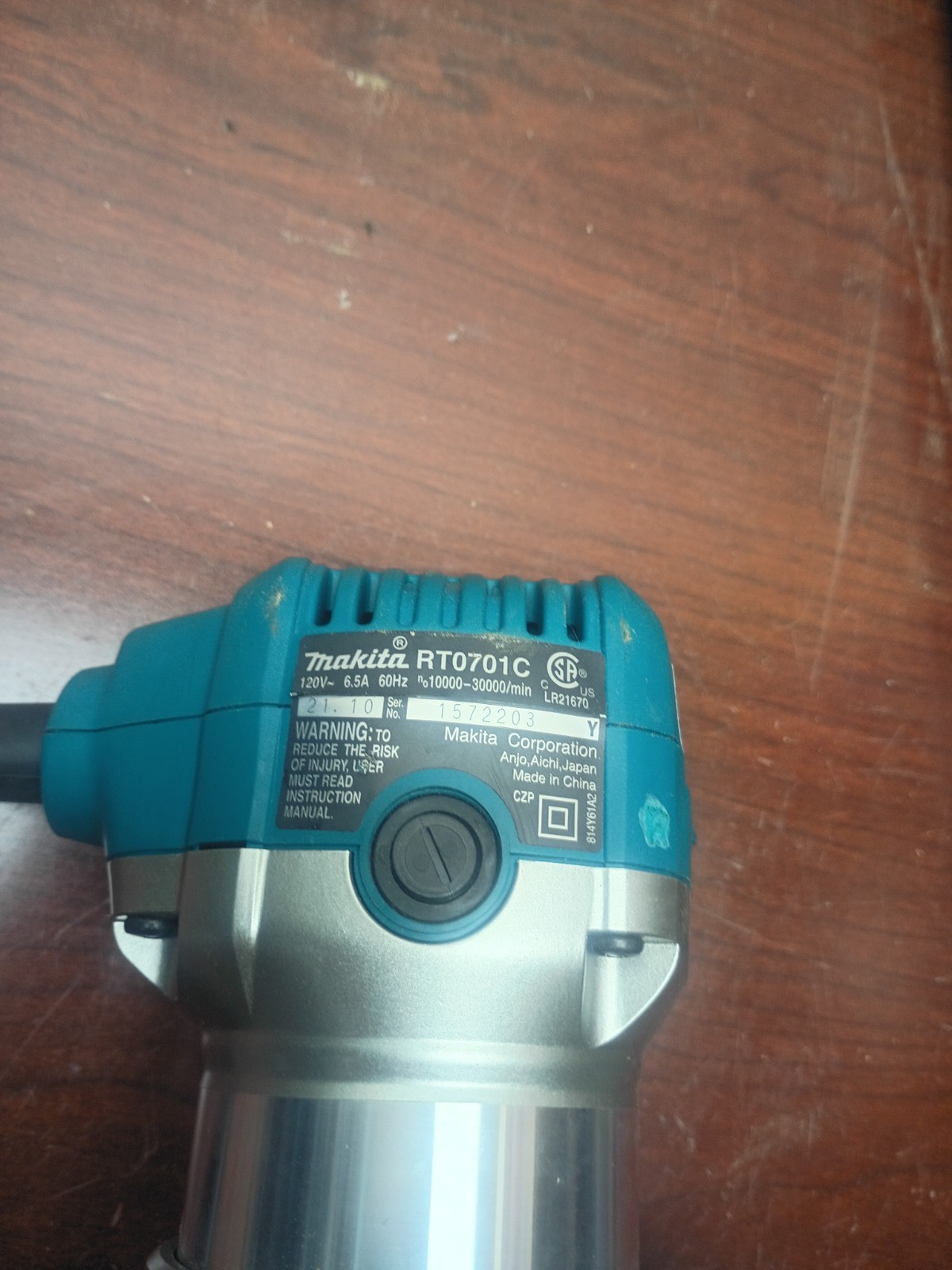 Makita RT0701C 1-1/4 HP 10,000-30,000 Rpm Variable Speed Compact Handheld Router