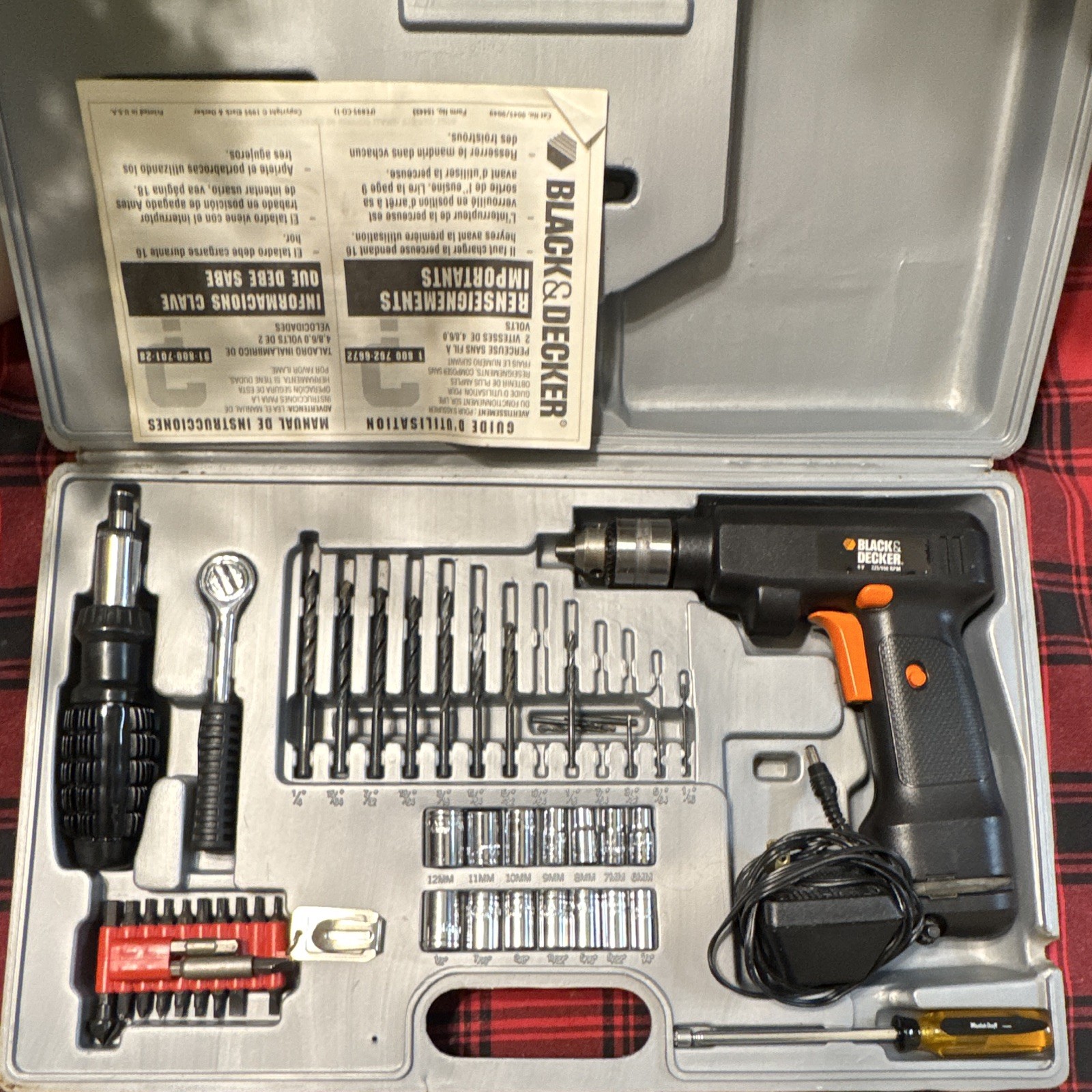 BLACK+DECKER 6V Cordless Drill/Driver Set Case Charger Bits Sockets 225/550