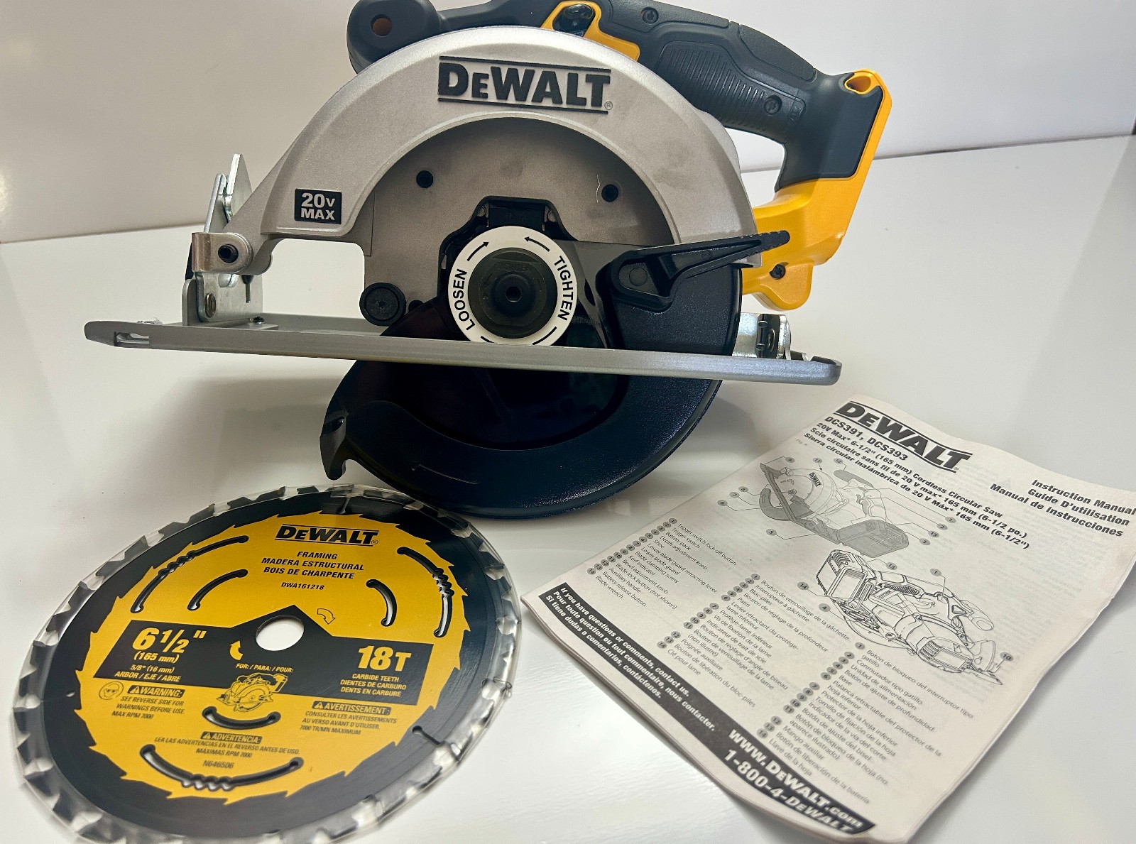 DCS393 DEWALT Saw Circular 6-1/2 Inch 20v MAX **NEW**