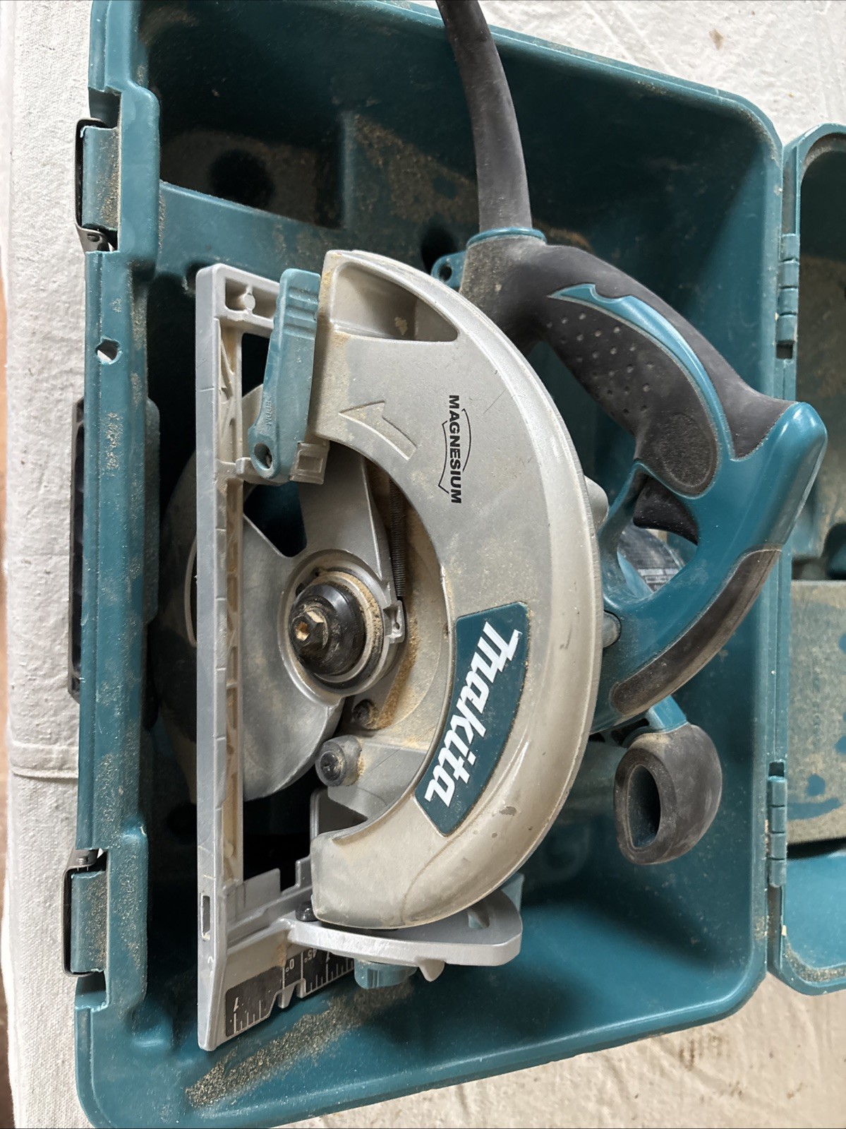 Makita 5007MG 7-1/4 Inch Magnesium Circular Saw Full Working Condition With Box￼