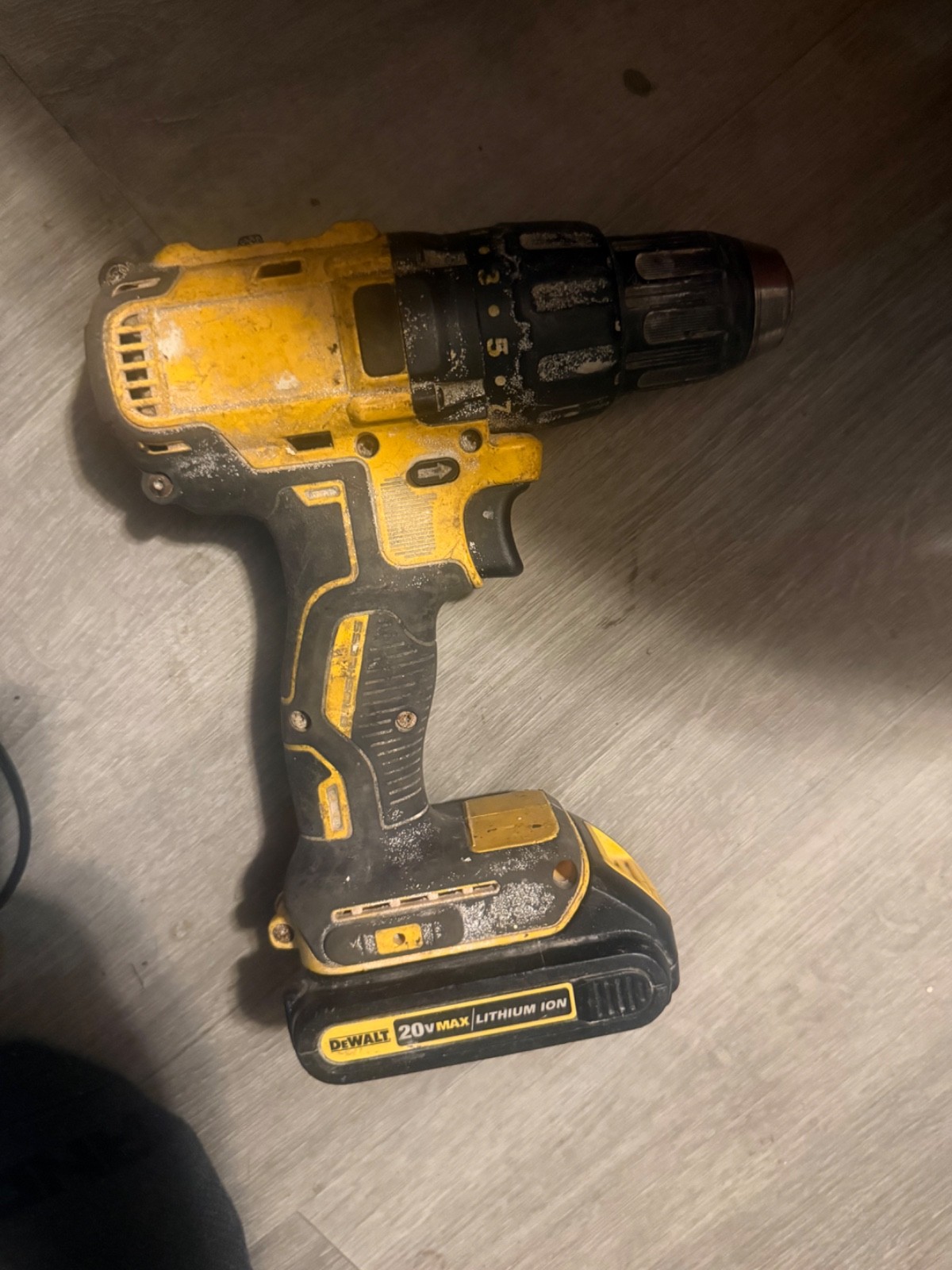 DEWALT DCD777C2R 20V MAX Cordless Li-Ion Brushless Drill Driver Kit