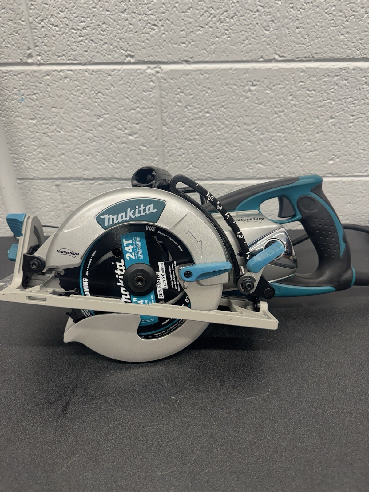 Makita Corded Hypoid Saw 5377mg