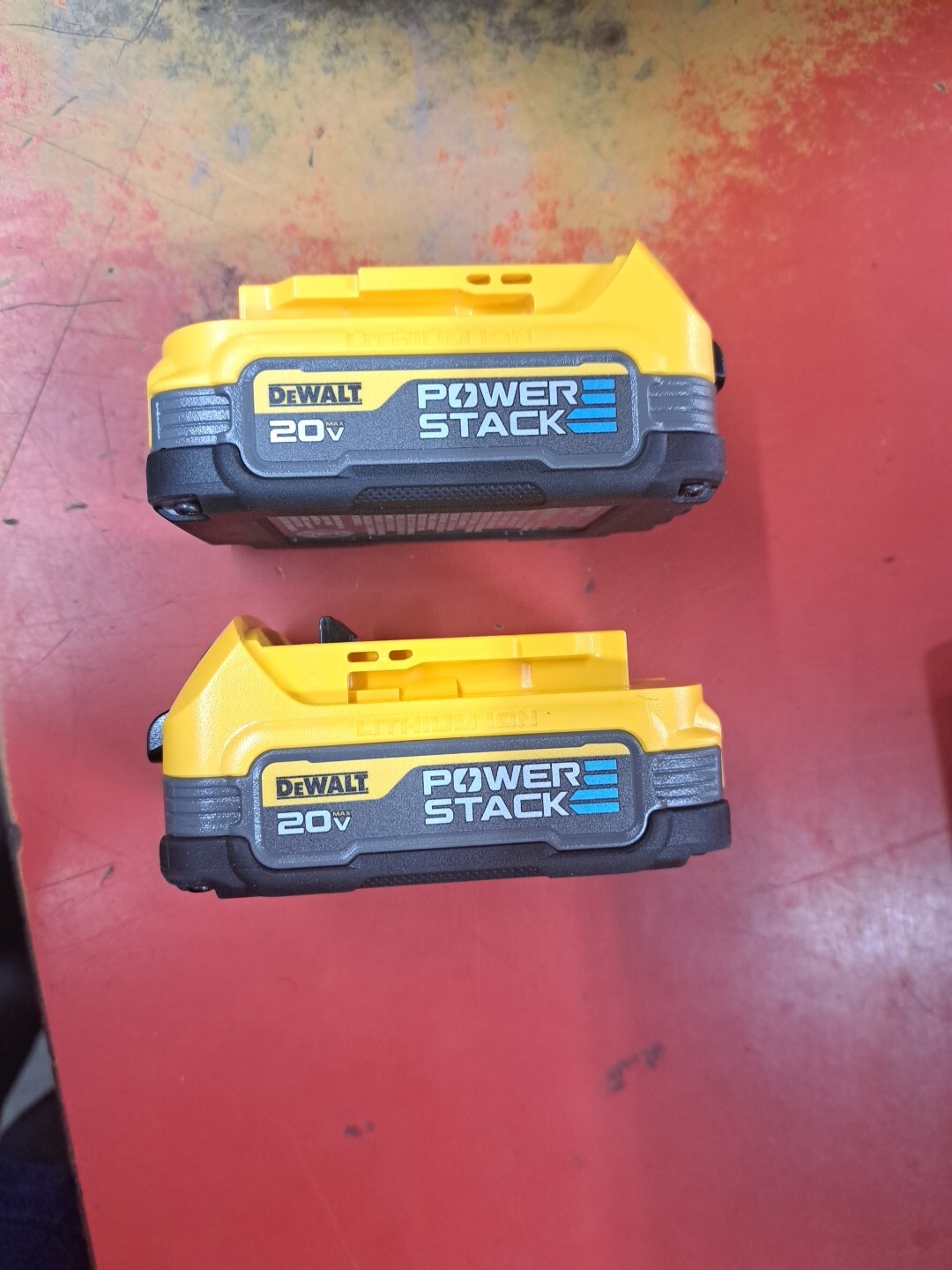 DEWALT Power Drills 1/2&Prime; 20V Lithium-Ion Cordless W/(2) 1.7Ah Batts & Chrg W Bag