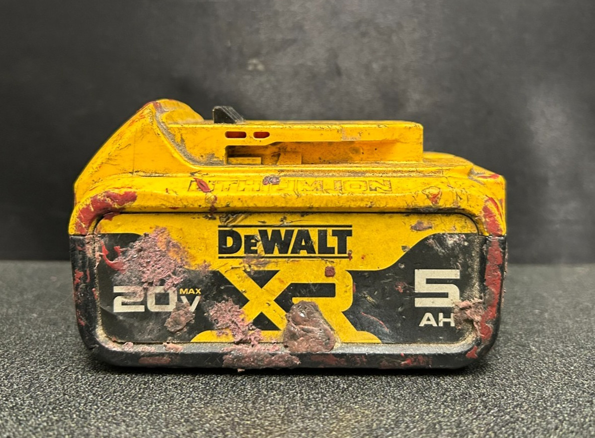 DEWALT DCD798 1/2&Prime; Cordless Hammer Drill Driver W/DeWalt 5AH Battery FREE SHIP📦