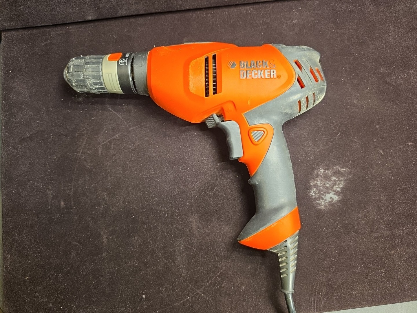 Black and Decker DR220 Corded 3/8&Prime; Variable Speed Drill with Case (No Bits)