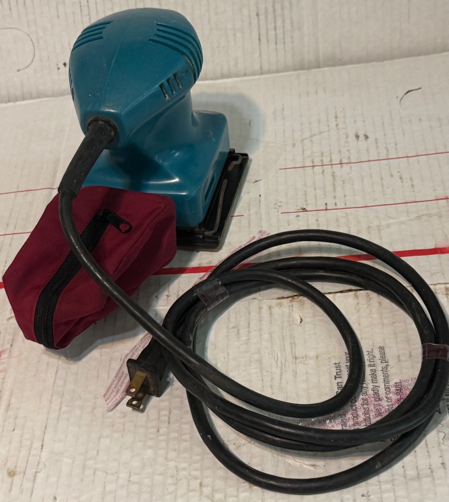 VINTAGE MAKITA B04550 FINISHING PALM SANDER W/ DUST BAG -MADE IN USA!