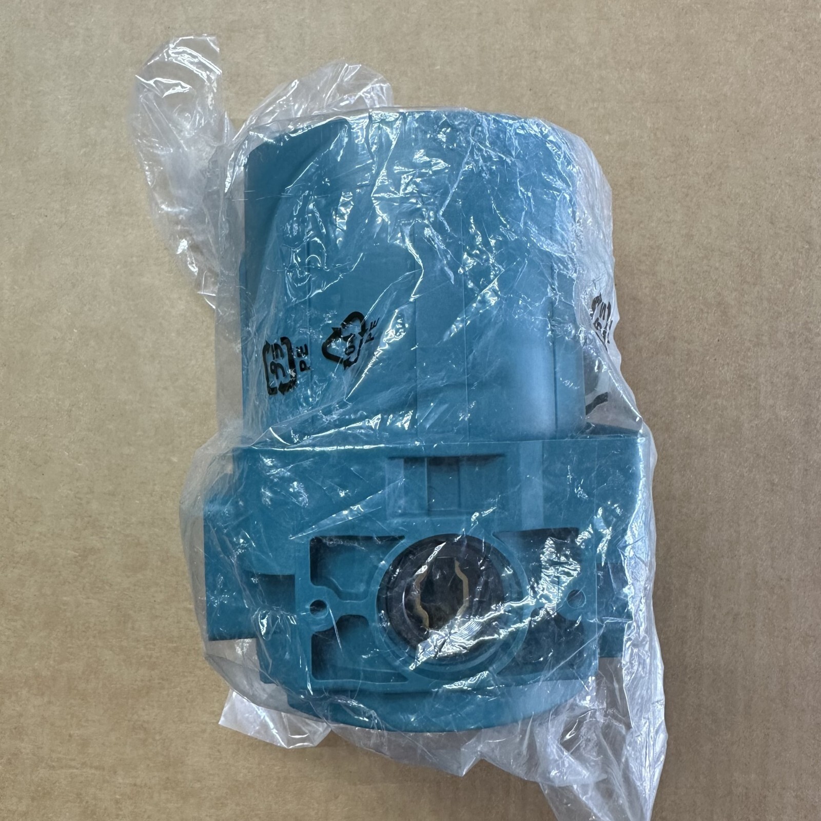 New Original Makita Part # 159904-4 1599044 MOTOR HOUSING FOR HM1303B